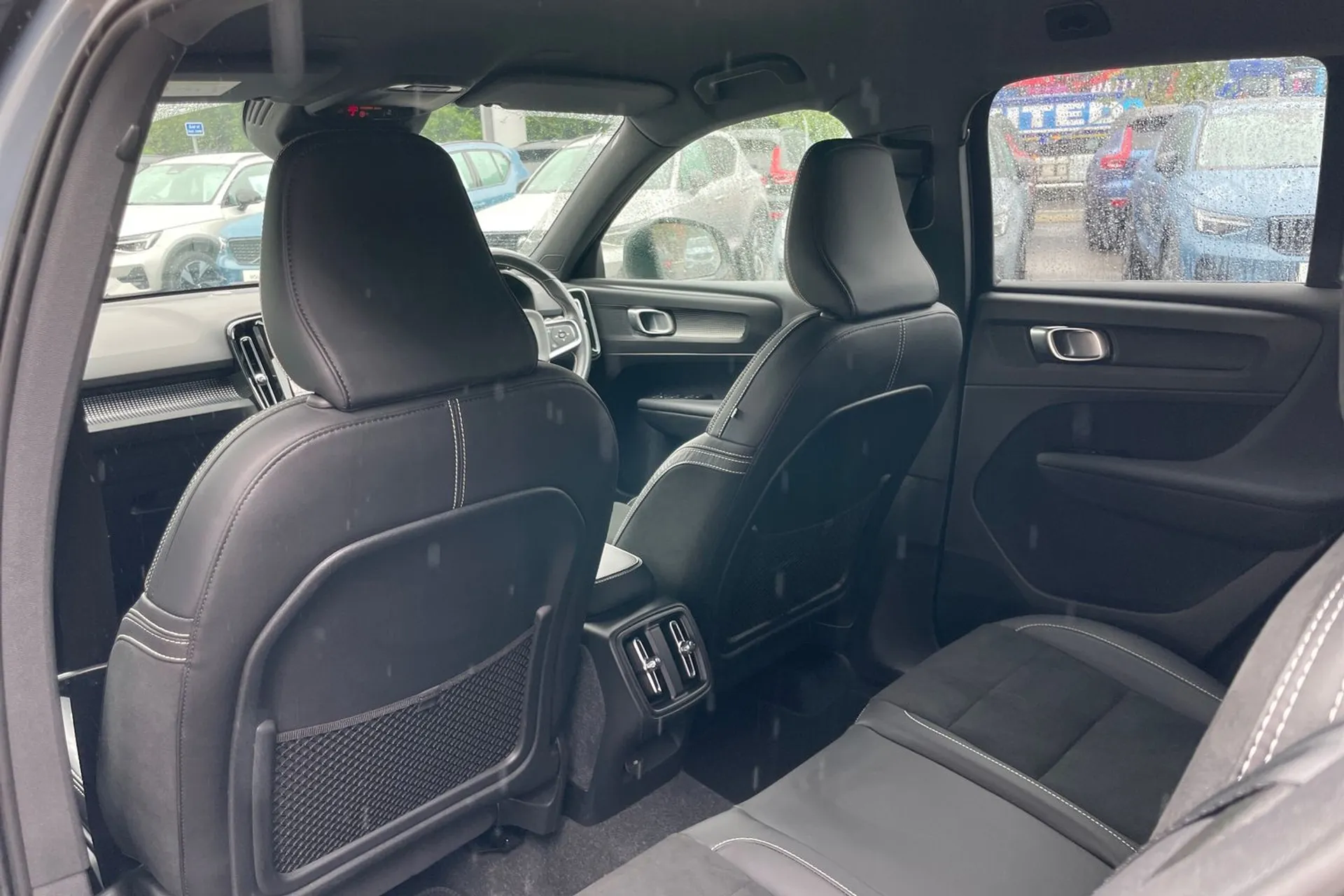 Volvo XC40 thumbnail image number 30