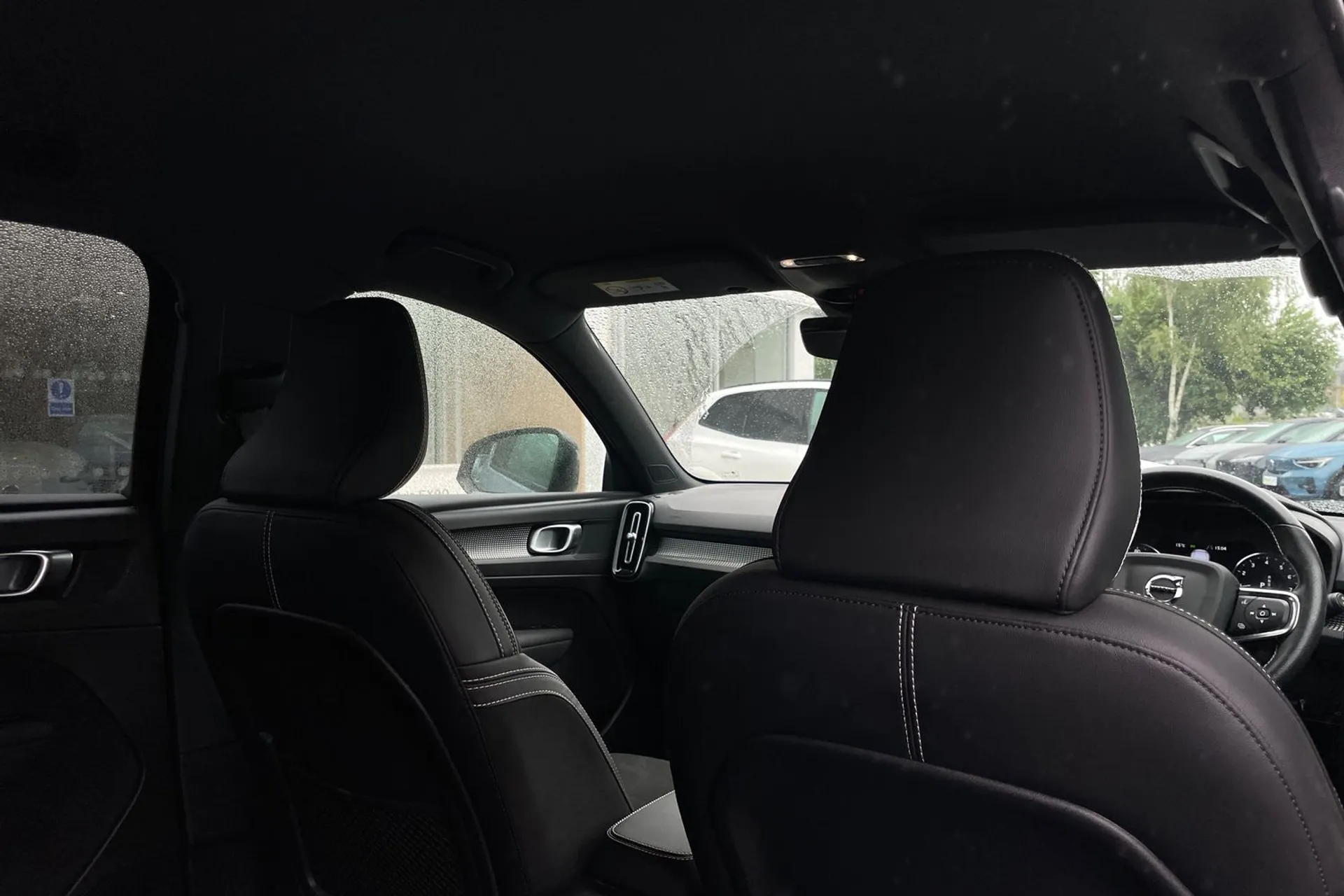 Volvo XC40 thumbnail image number 23
