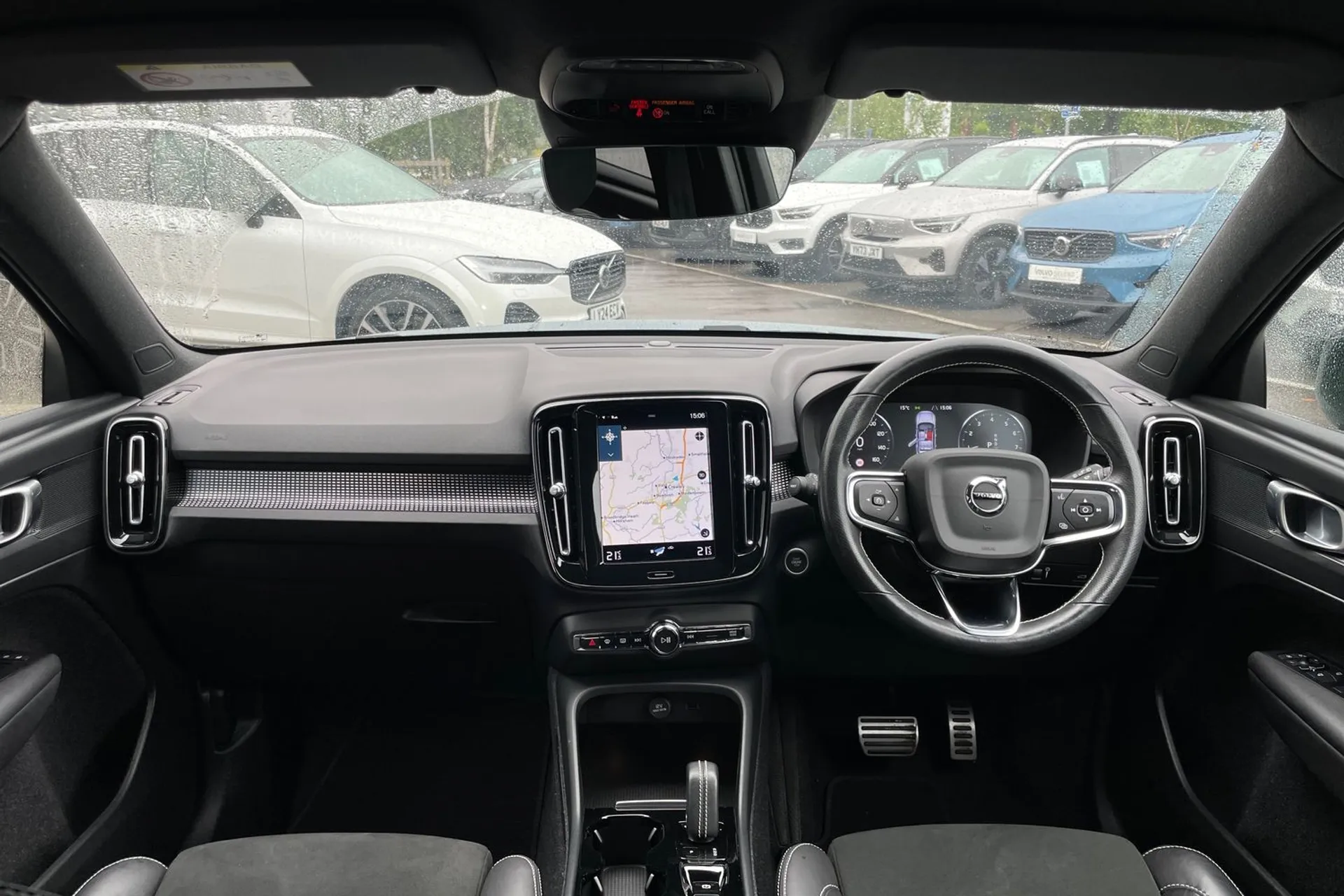 Volvo XC40 thumbnail image number 3