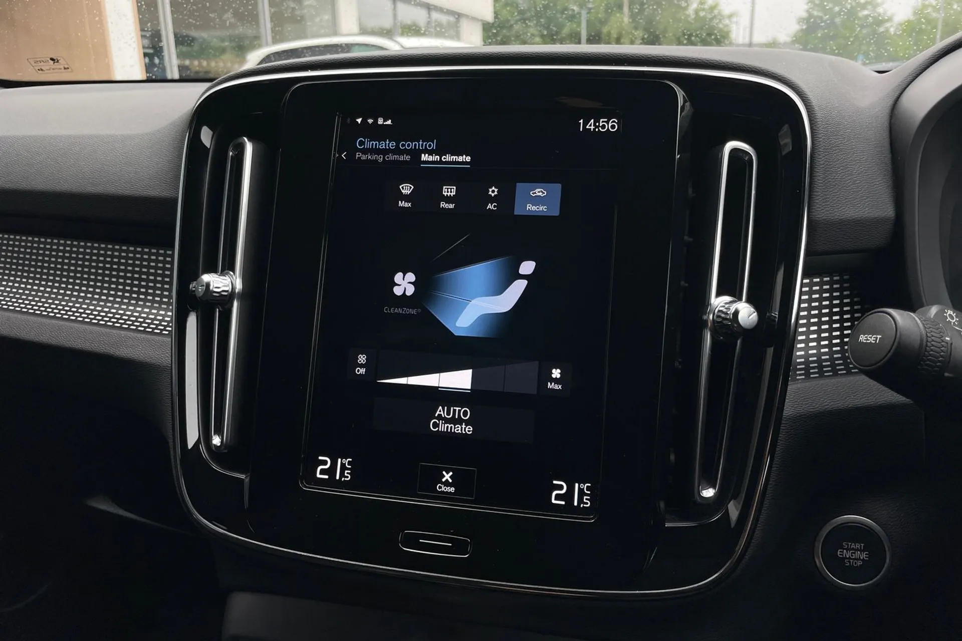 Volvo XC40 thumbnail image number 38