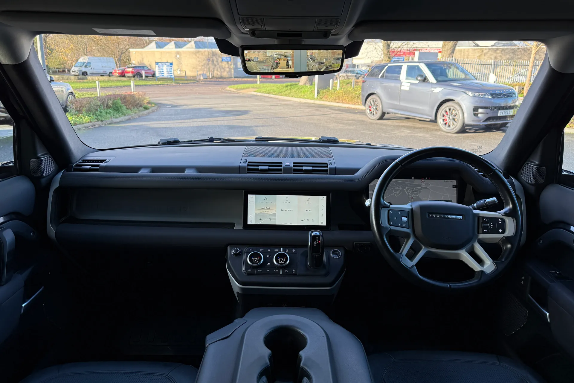 LAND ROVER DEFENDER thumbnail image number 3