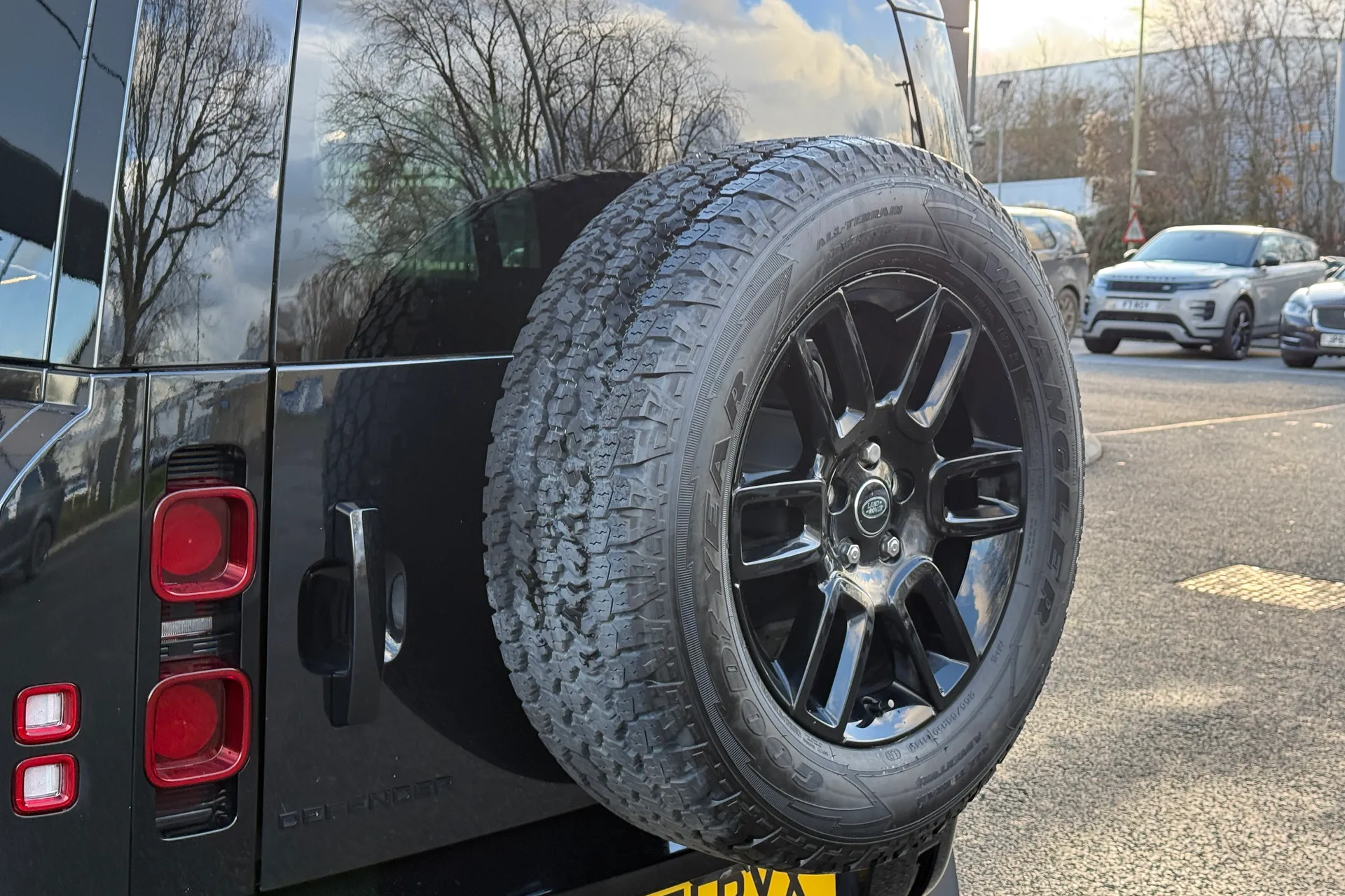 LAND ROVER DEFENDER thumbnail image number 39