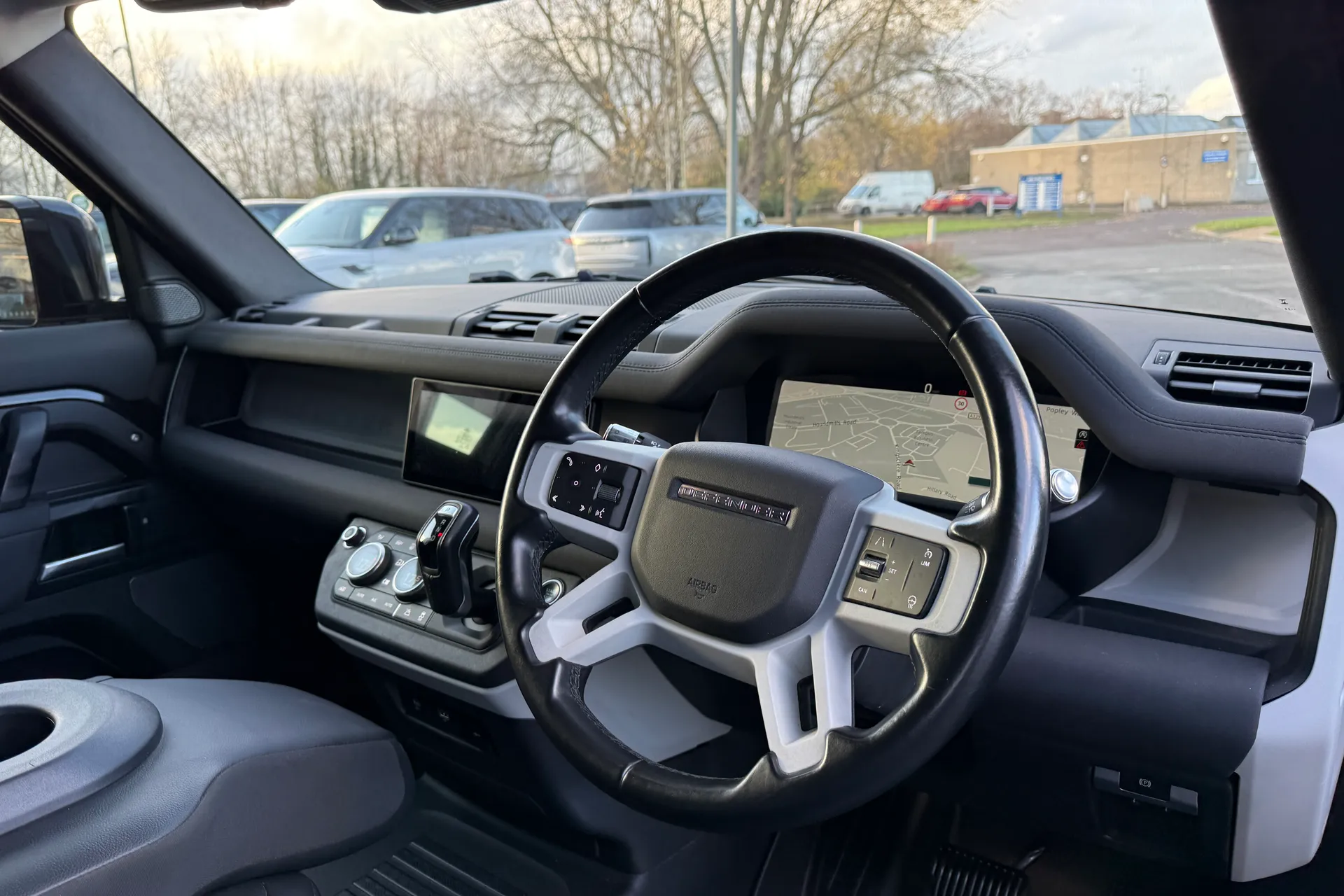 LAND ROVER DEFENDER thumbnail image number 29