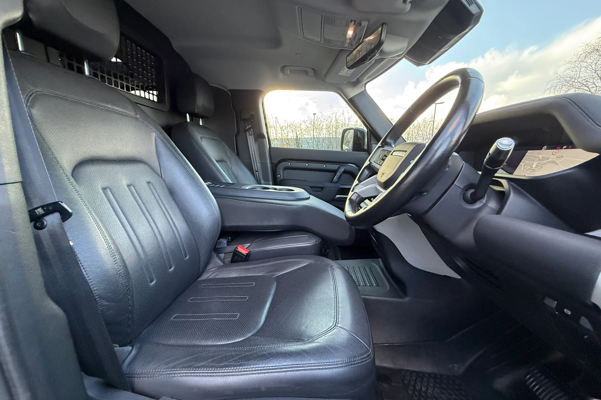 LAND ROVER DEFENDER thumbnail image number 8