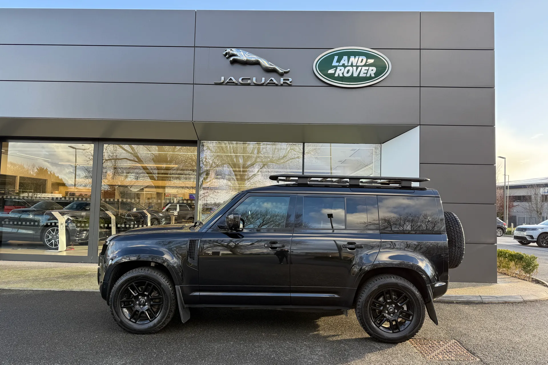 LAND ROVER DEFENDER thumbnail image number 24