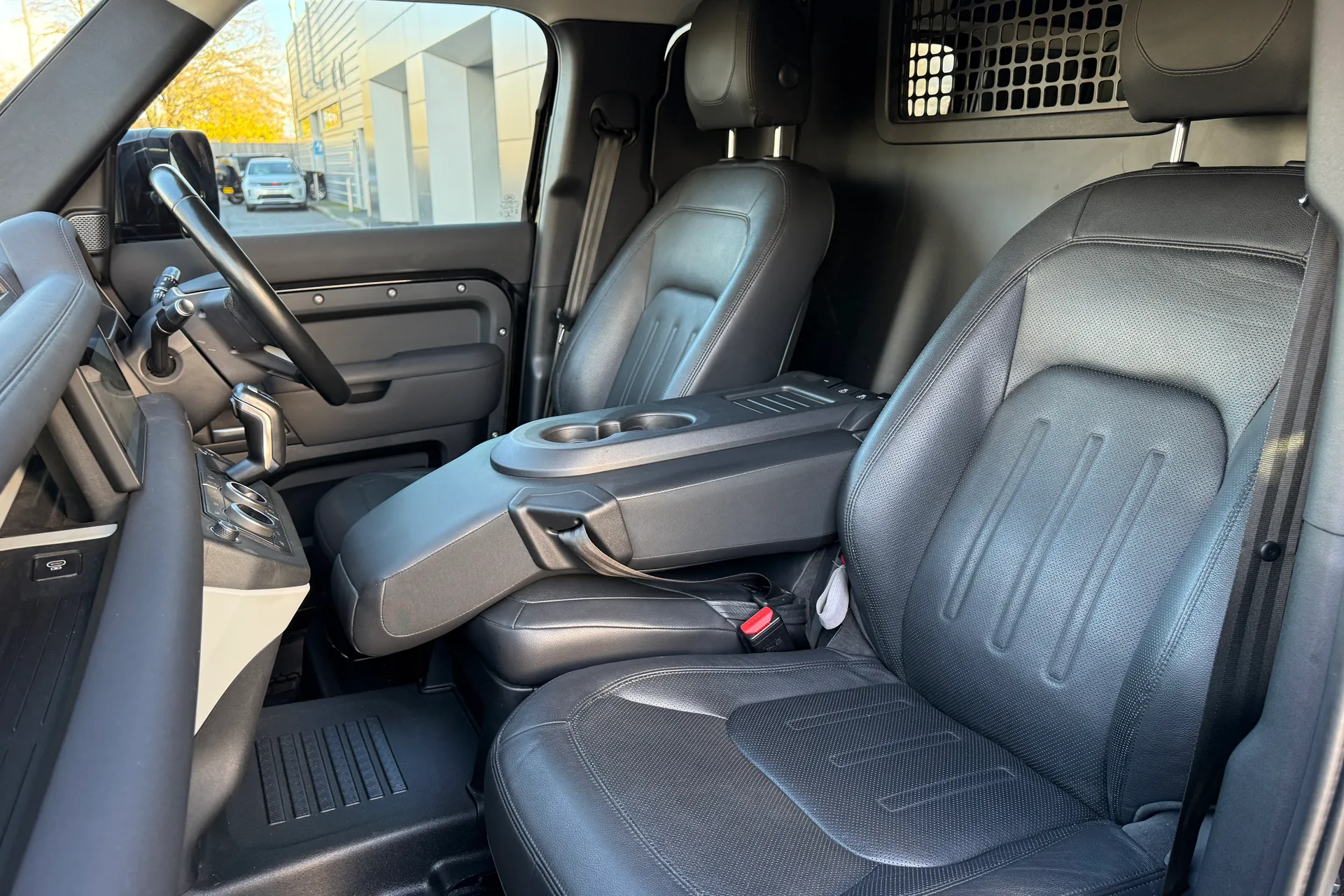 LAND ROVER DEFENDER thumbnail image number 41