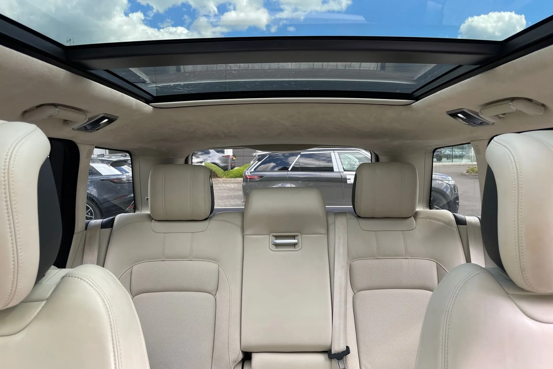 LAND ROVER RANGE ROVER thumbnail image number 19