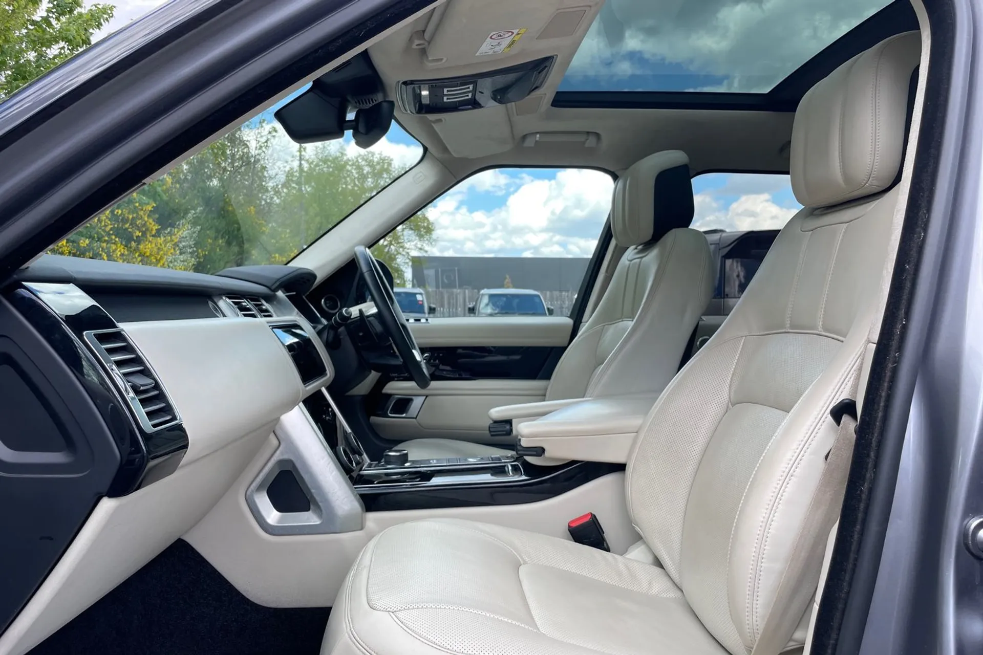 LAND ROVER RANGE ROVER thumbnail image number 41