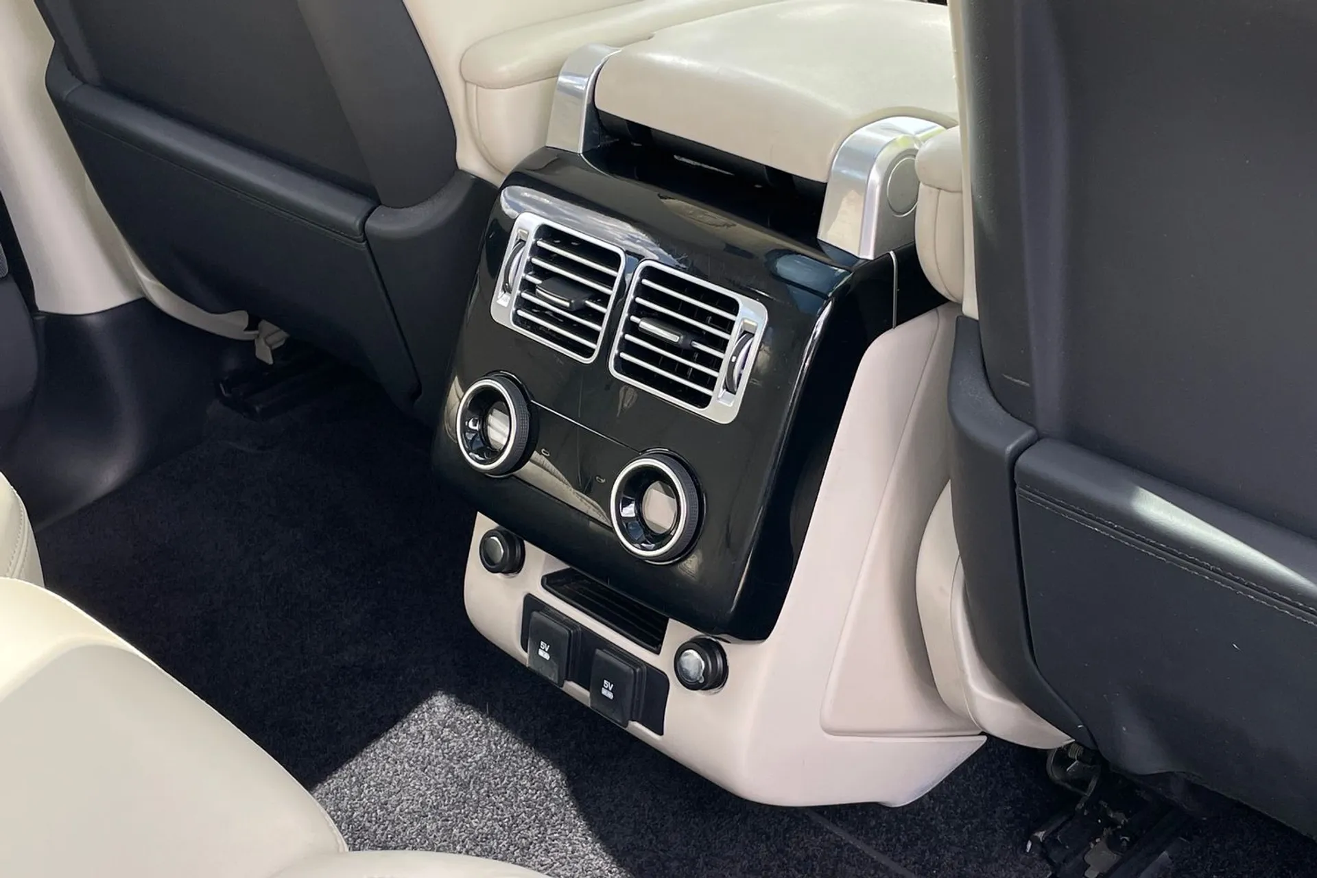 LAND ROVER RANGE ROVER thumbnail image number 30