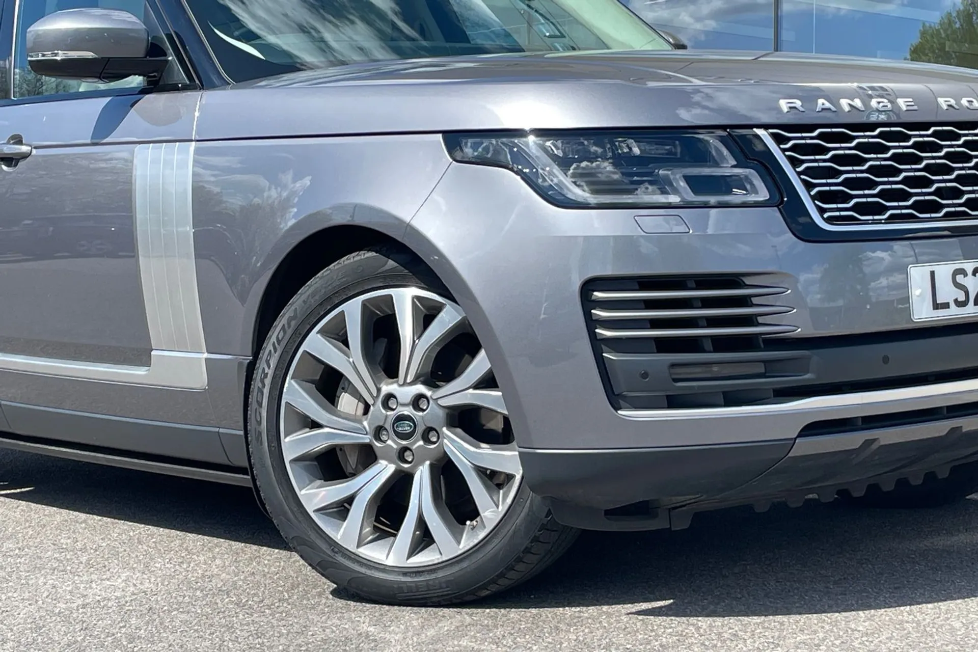LAND ROVER RANGE ROVER thumbnail image number 8