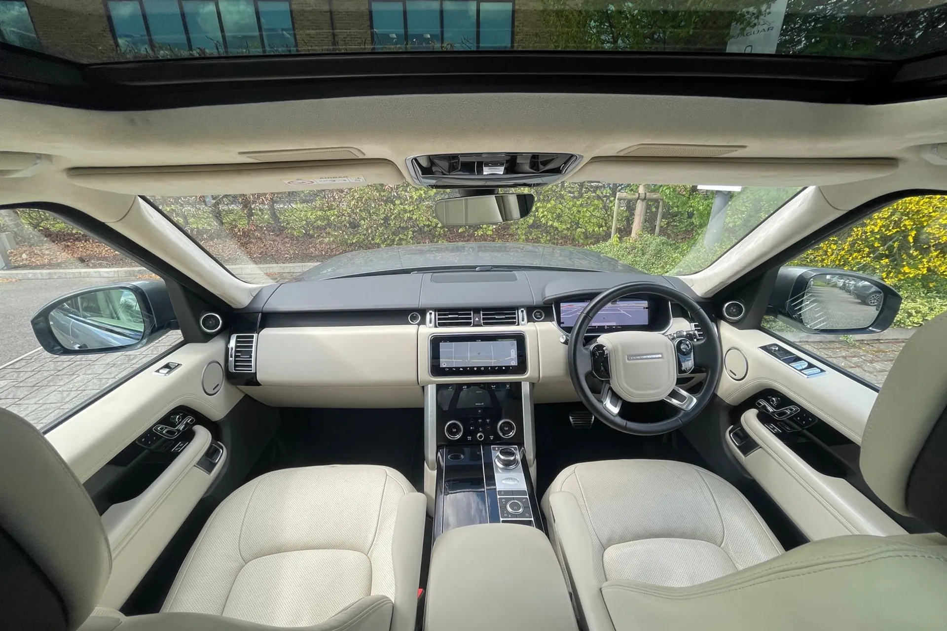 LAND ROVER RANGE ROVER thumbnail image number 4