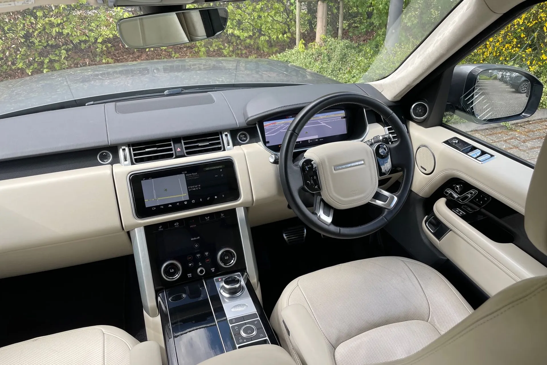 LAND ROVER RANGE ROVER thumbnail image number 18