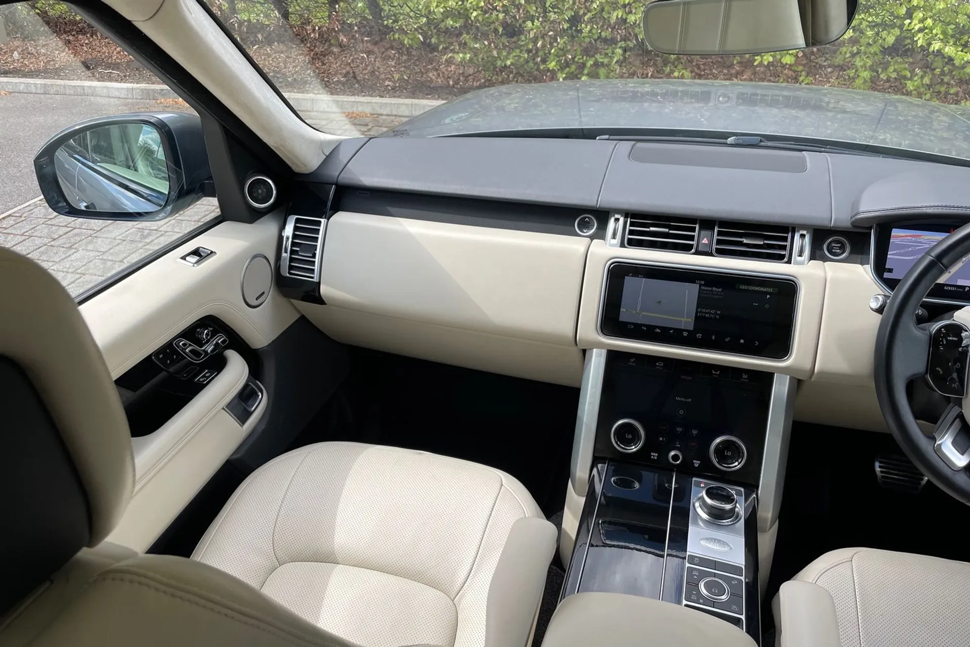 LAND ROVER RANGE ROVER thumbnail image number 15