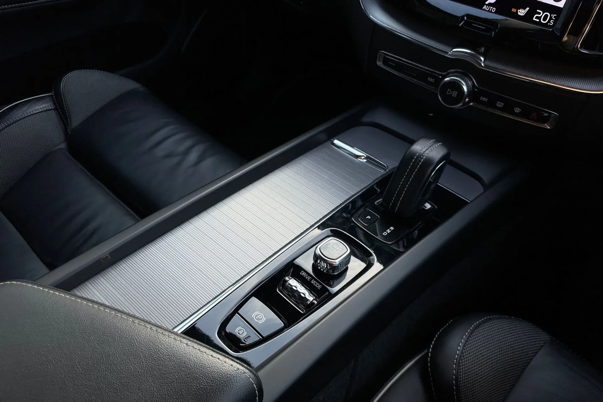 Volvo XC60 thumbnail image number 43