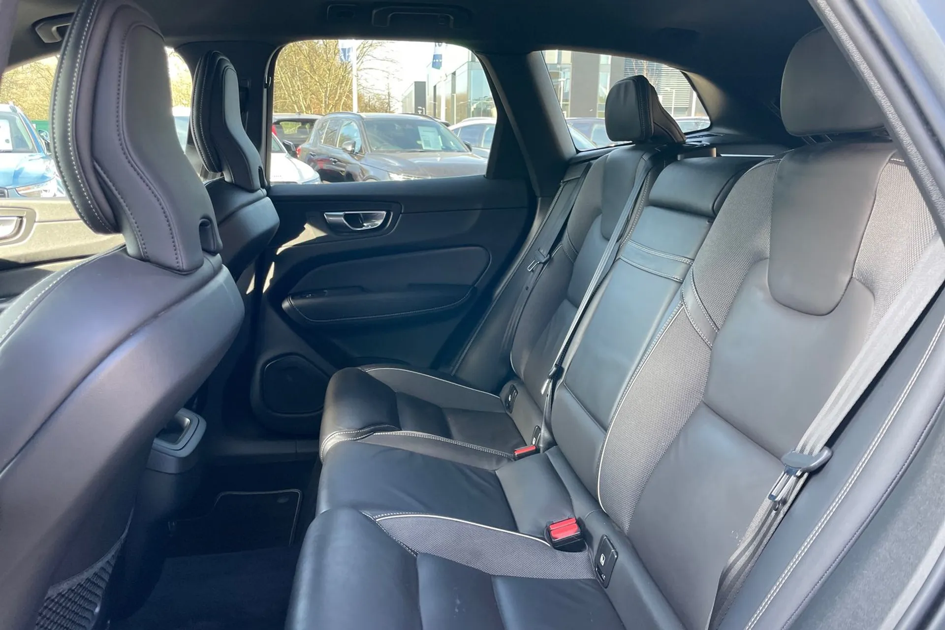 Volvo XC60 thumbnail image number 29