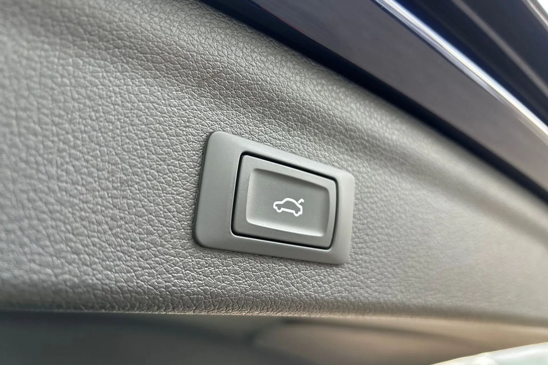 Audi Q3 thumbnail image number 19