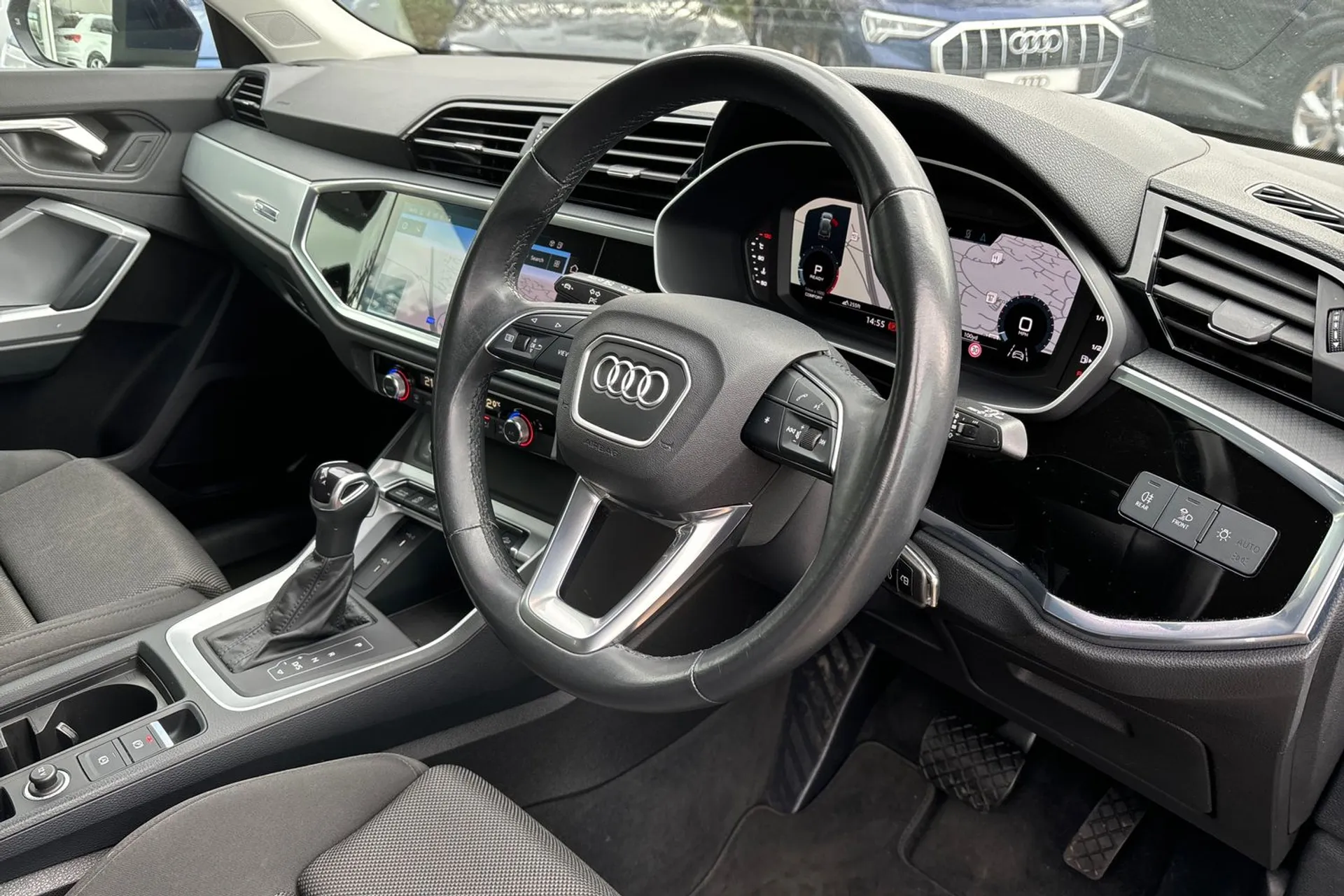 Audi Q3 thumbnail image number 25