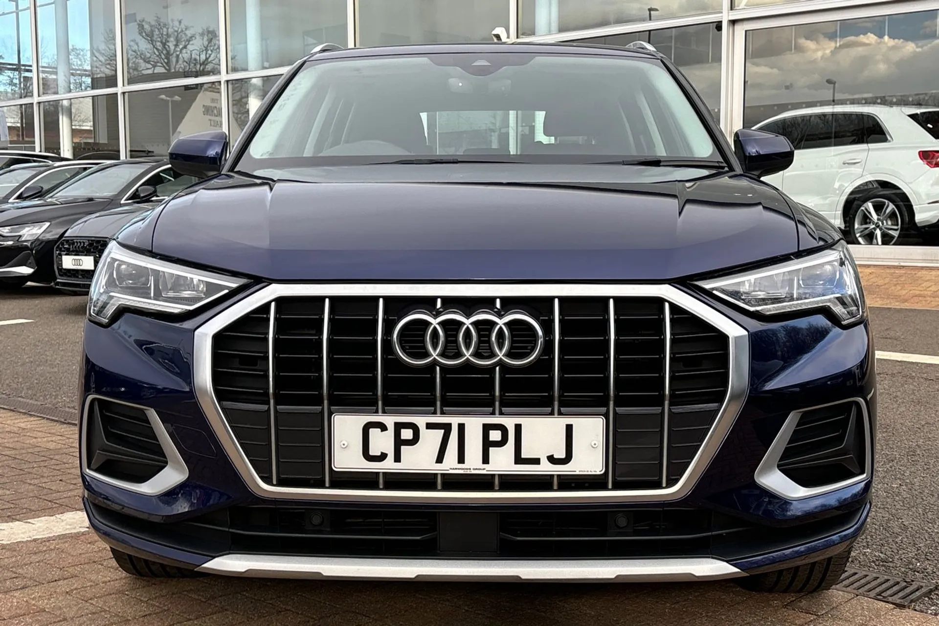 Audi Q3 thumbnail image number 11