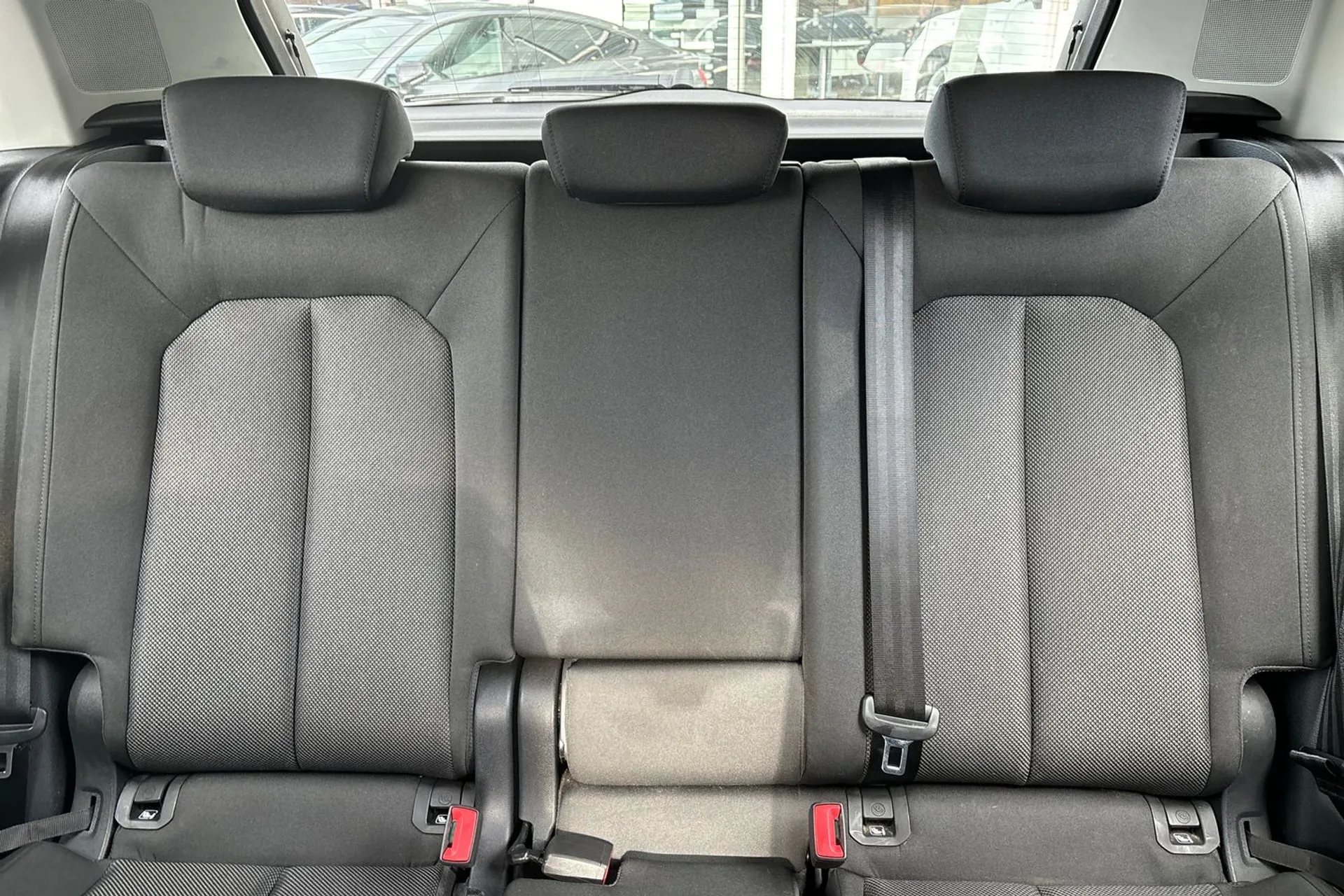 Audi Q3 thumbnail image number 30