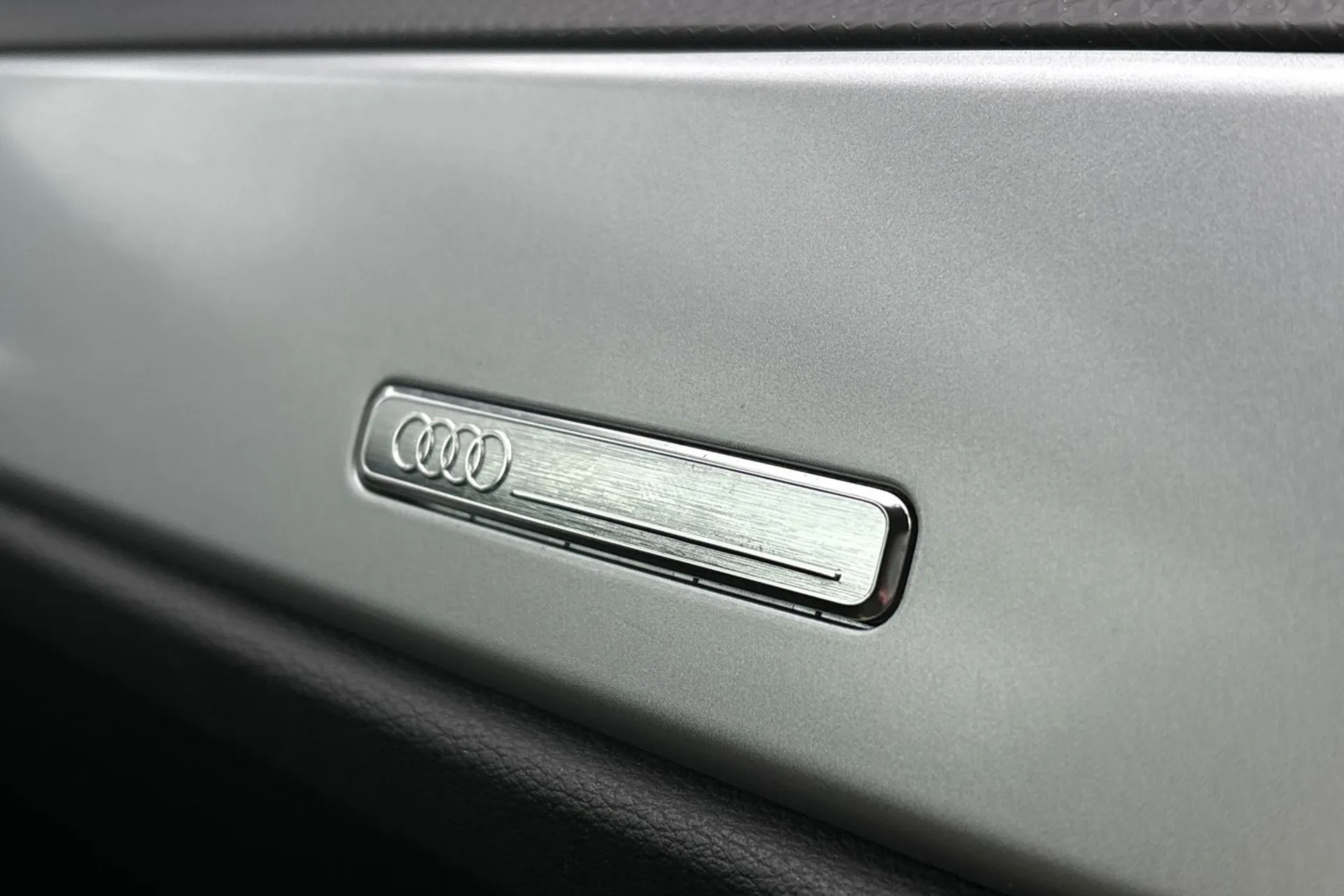 Audi Q3 thumbnail image number 46