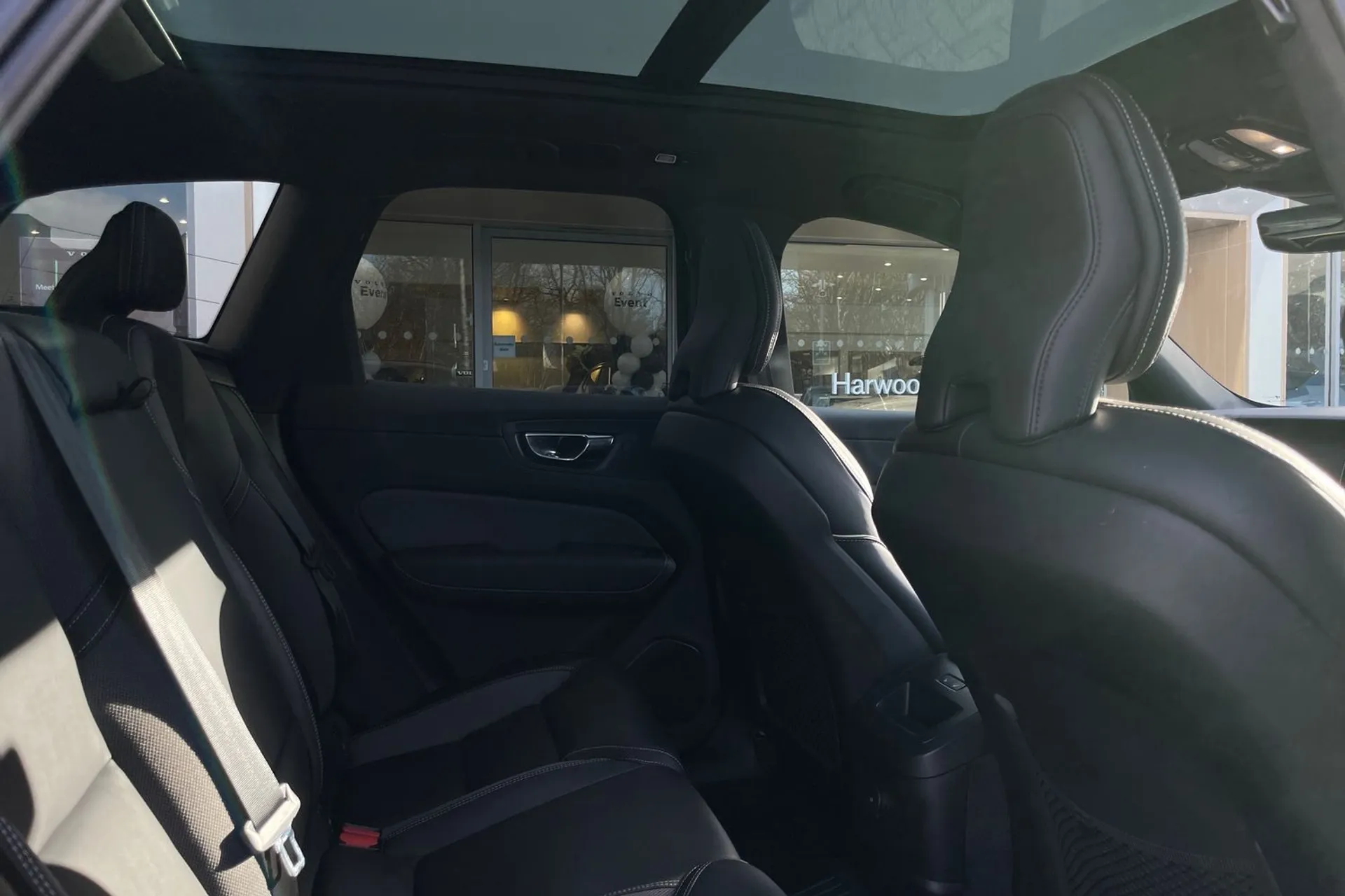 Volvo XC60 thumbnail image number 22
