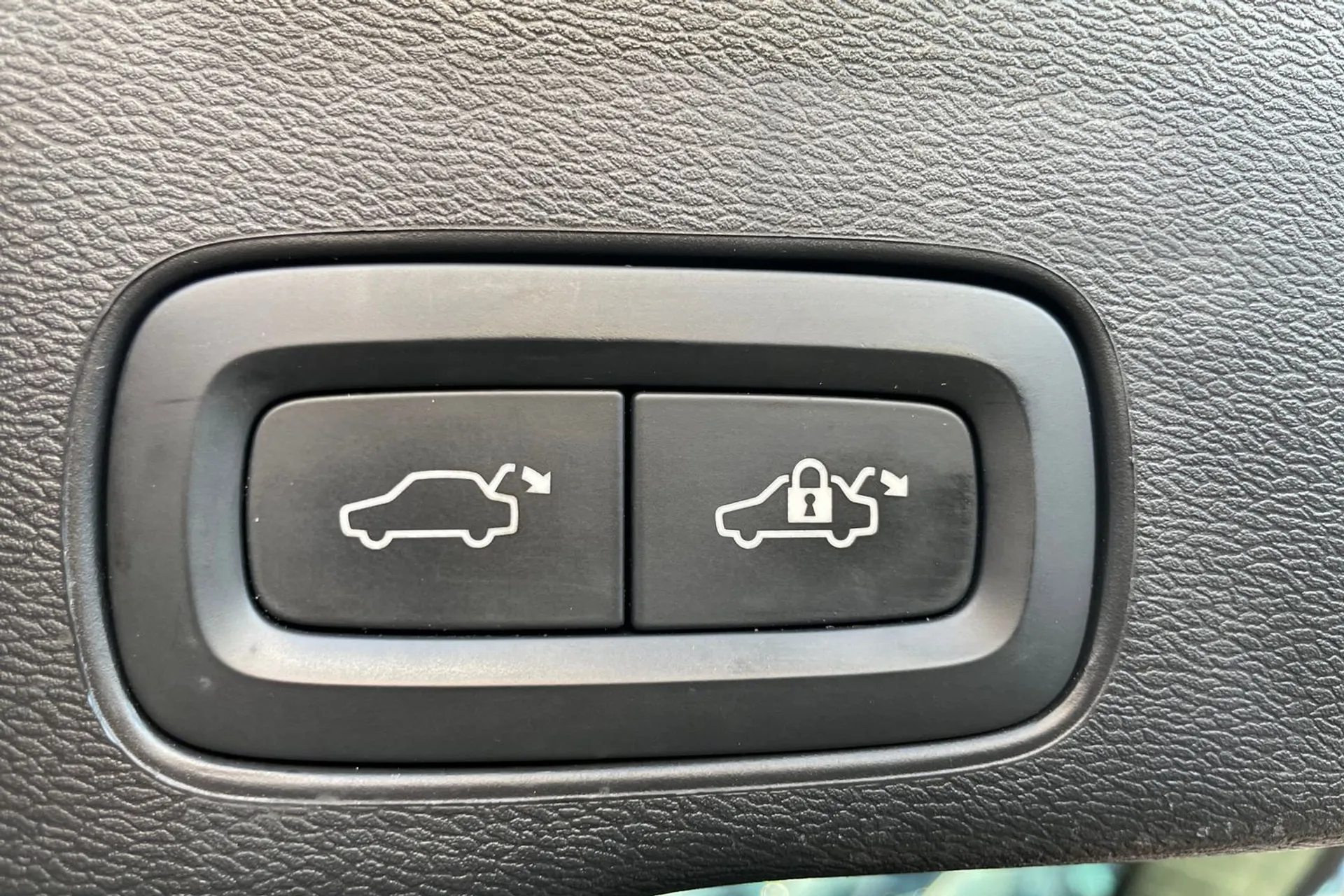 Volvo XC60 thumbnail image number 20