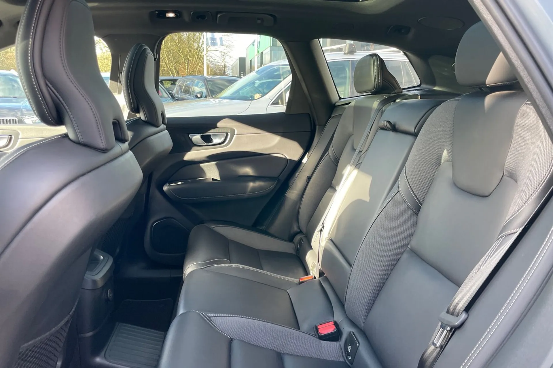 Volvo XC60 thumbnail image number 29
