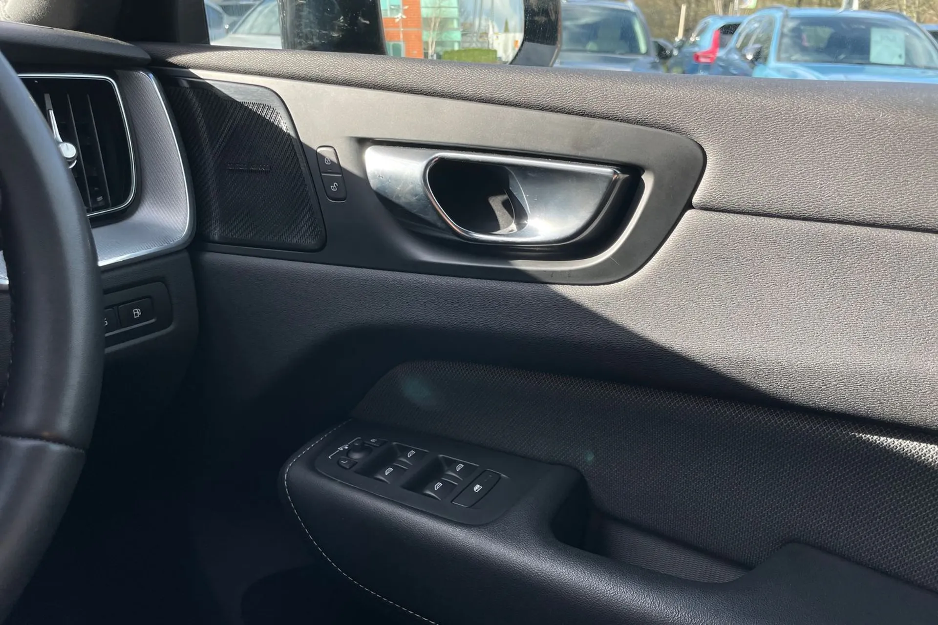 Volvo XC60 thumbnail image number 42