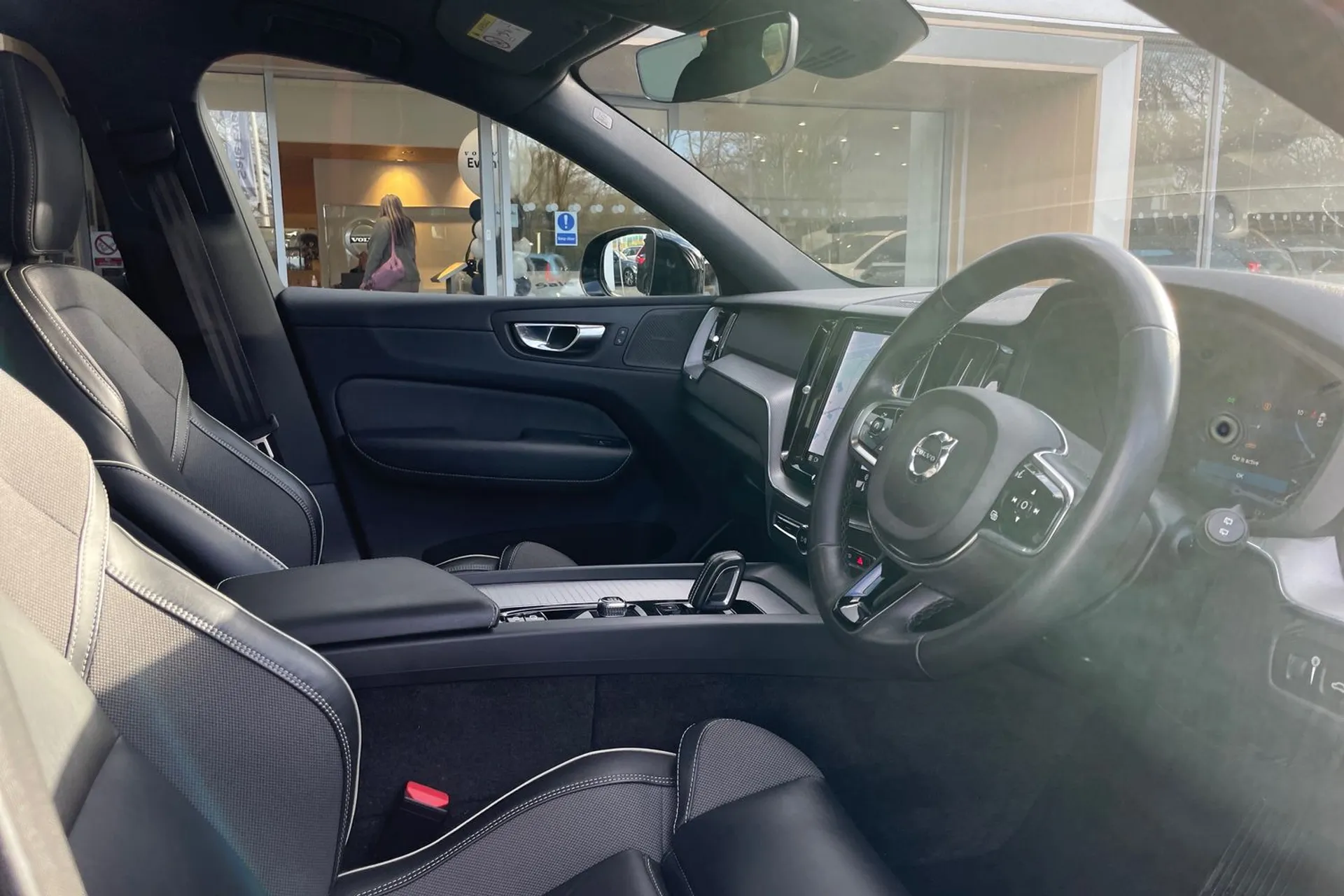 Volvo XC60 thumbnail image number 25