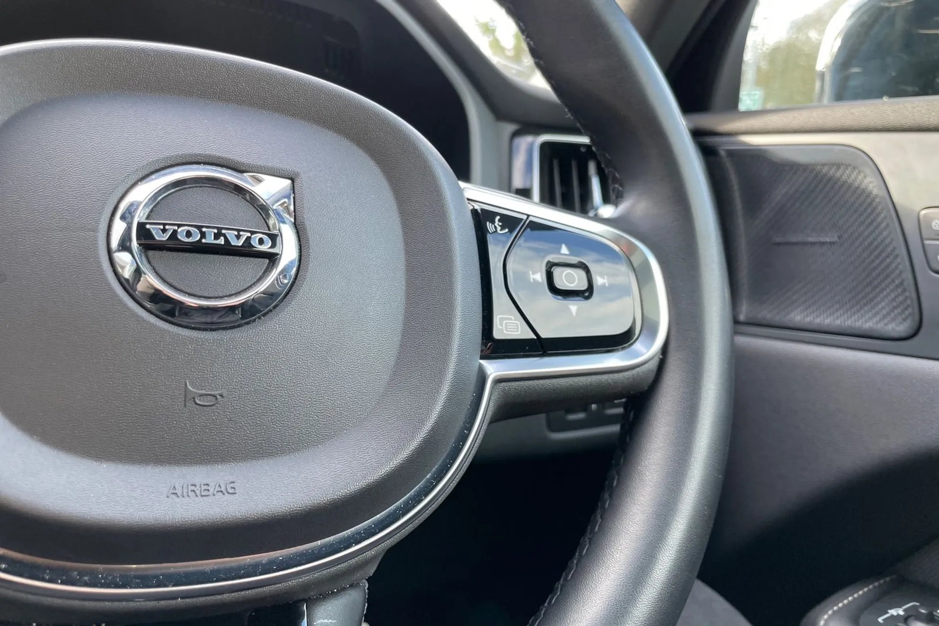 Volvo XC60 thumbnail image number 36
