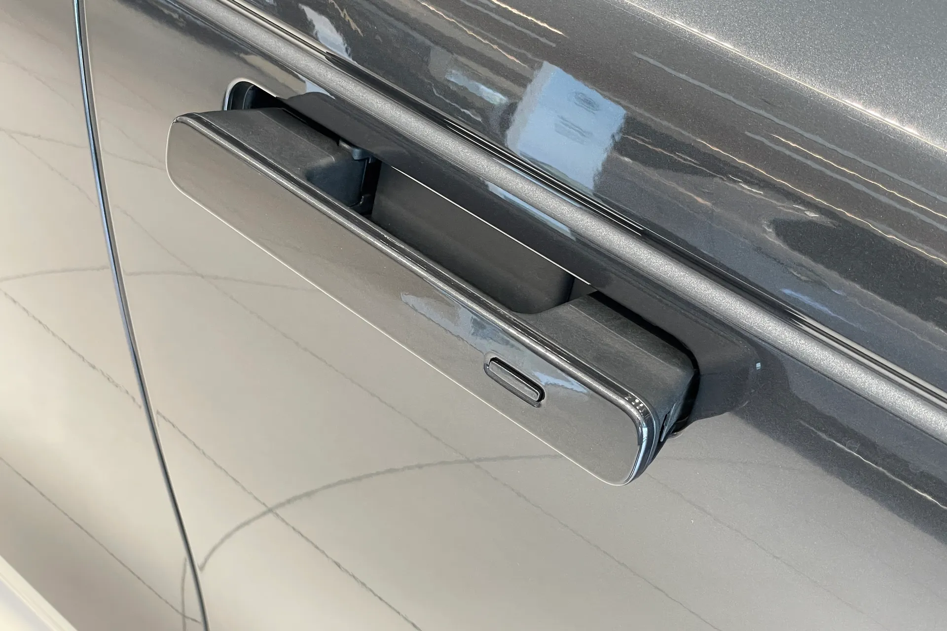 LAND ROVER RANGE ROVER VELAR thumbnail image number 17
