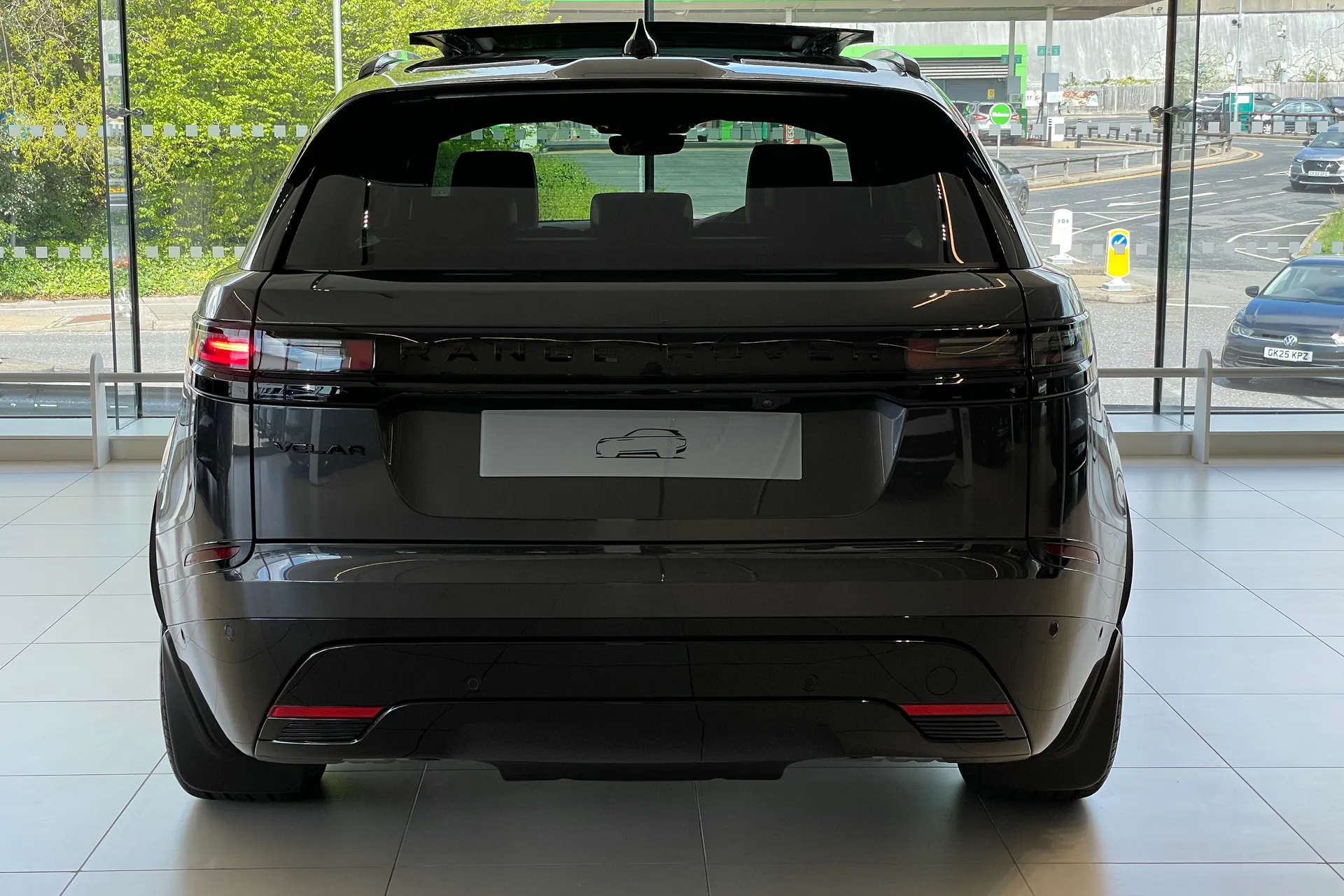 LAND ROVER RANGE ROVER VELAR thumbnail image number 8
