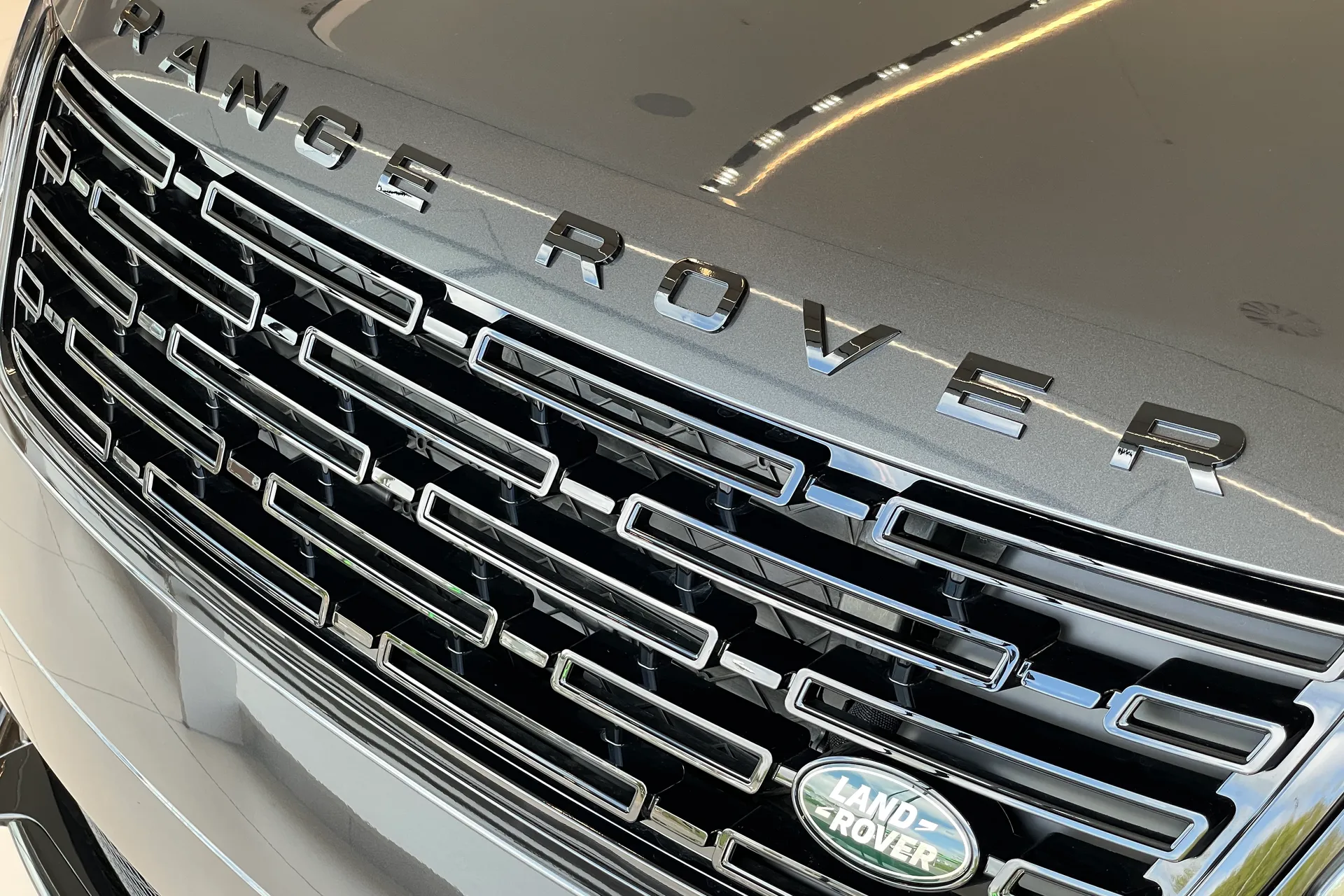 LAND ROVER RANGE ROVER VELAR thumbnail image number 14