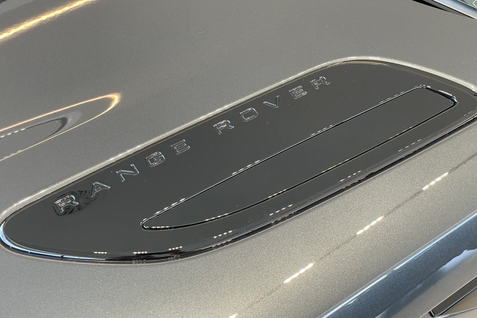 LAND ROVER RANGE ROVER VELAR thumbnail image number 13