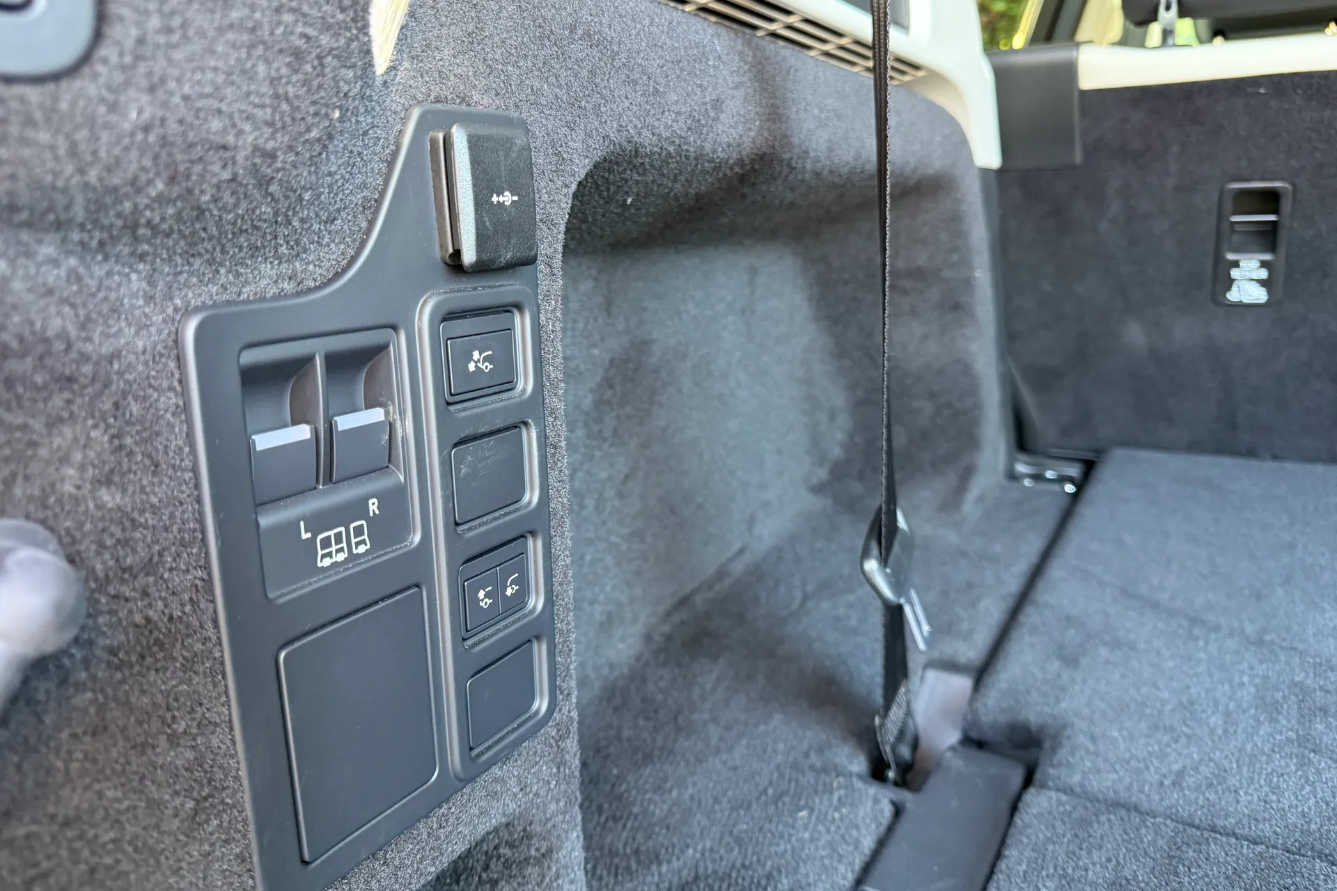 LAND ROVER DISCOVERY thumbnail image number 35