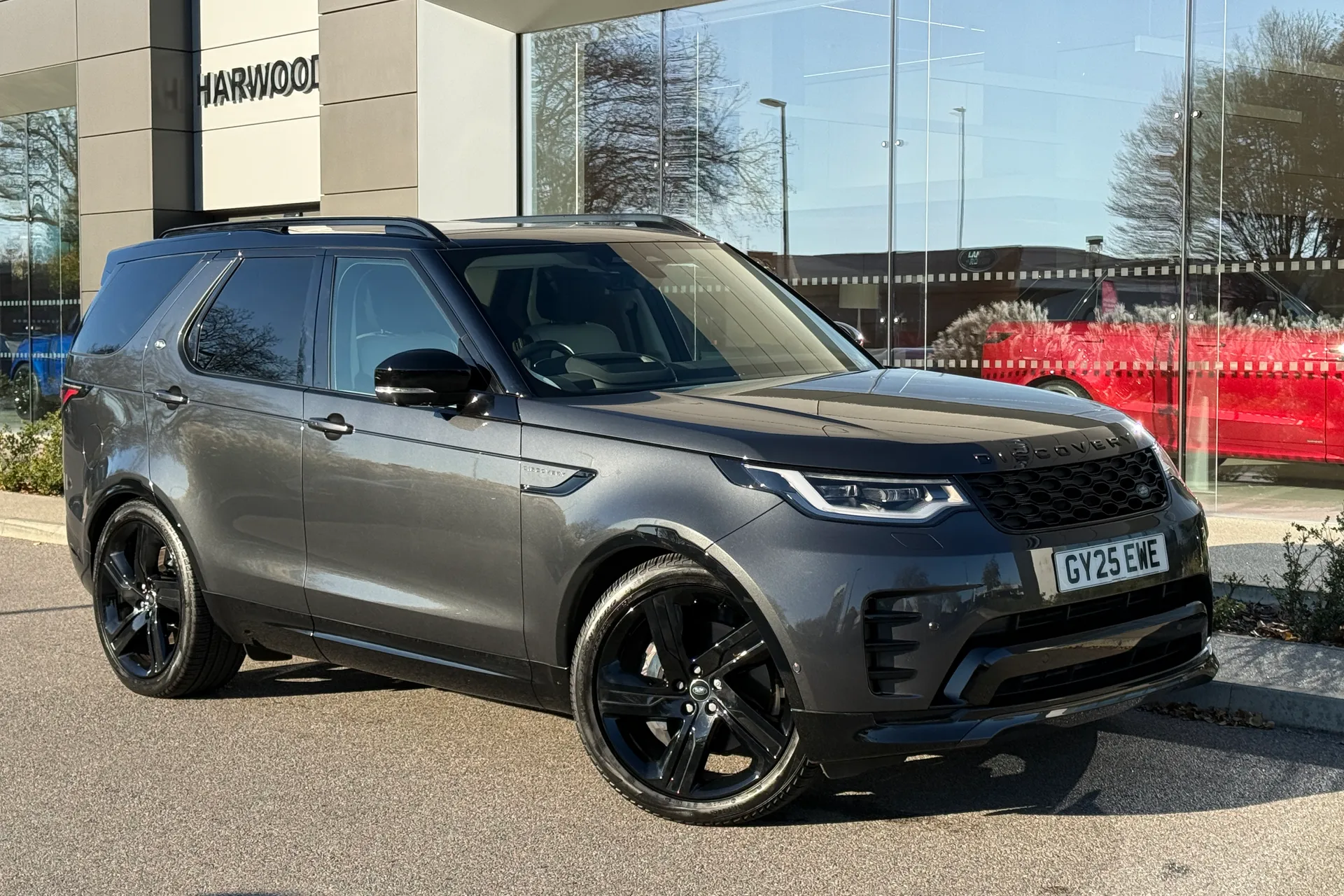 LAND ROVER DISCOVERY focused image