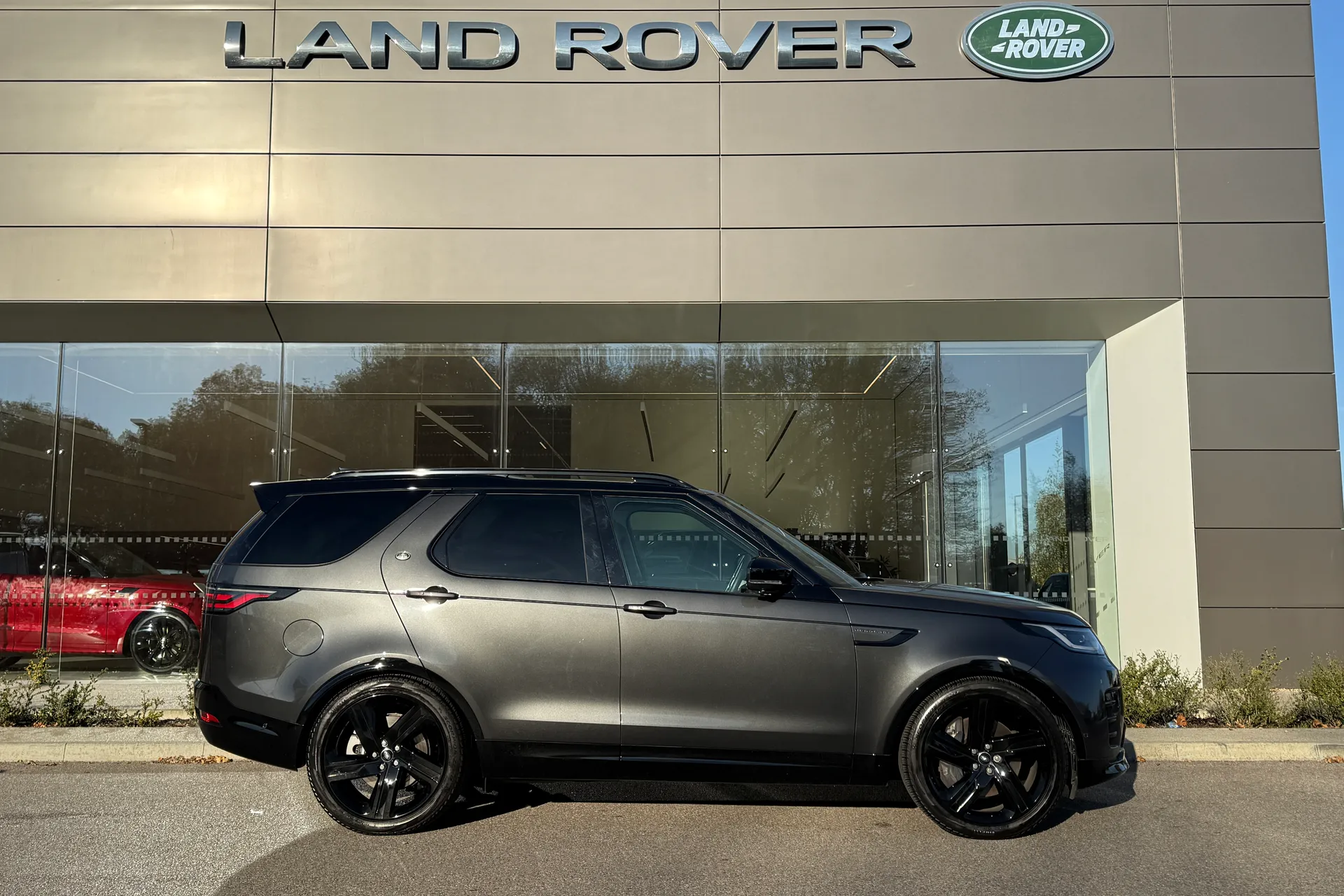LAND ROVER DISCOVERY thumbnail image number 2