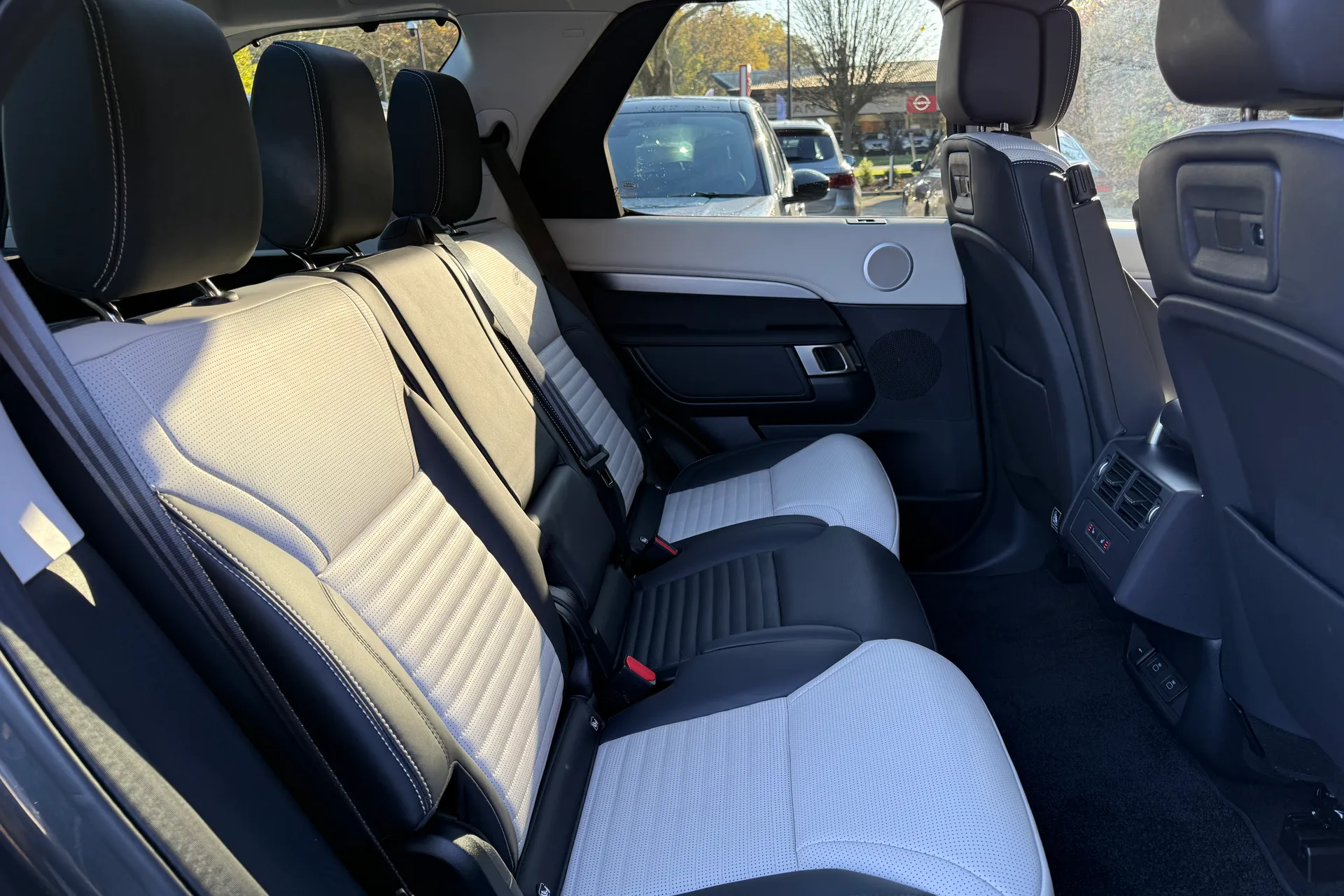 LAND ROVER DISCOVERY thumbnail image number 38