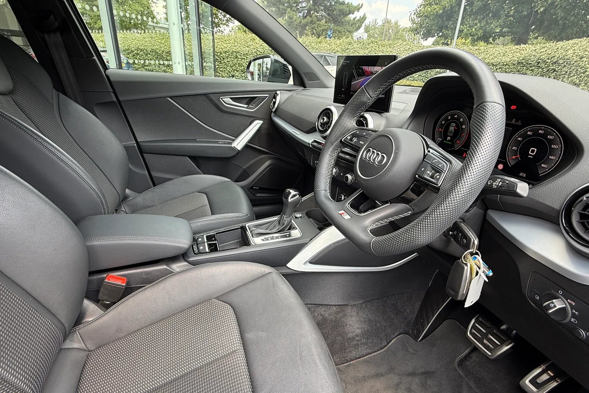 Audi Q2 thumbnail image number 20