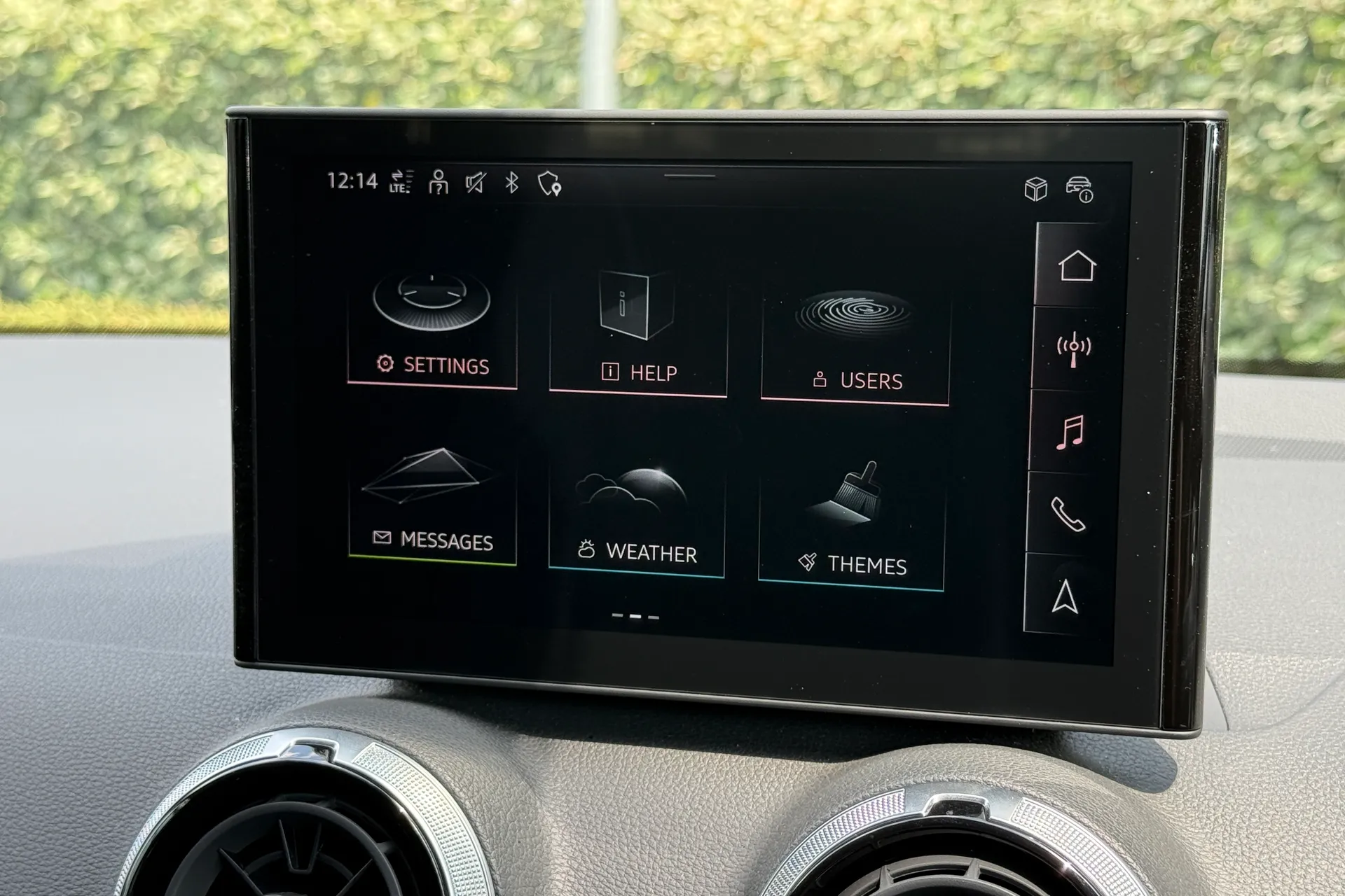 Audi Q2 thumbnail image number 31