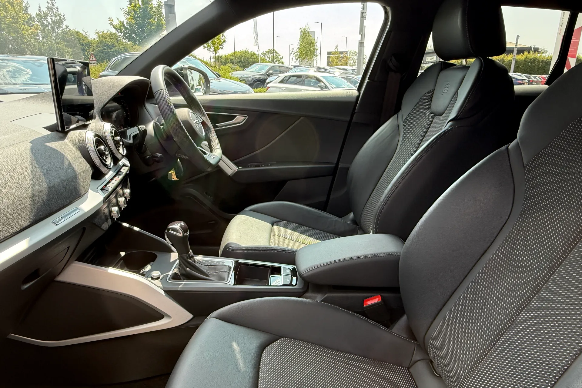 Audi Q2 thumbnail image number 45