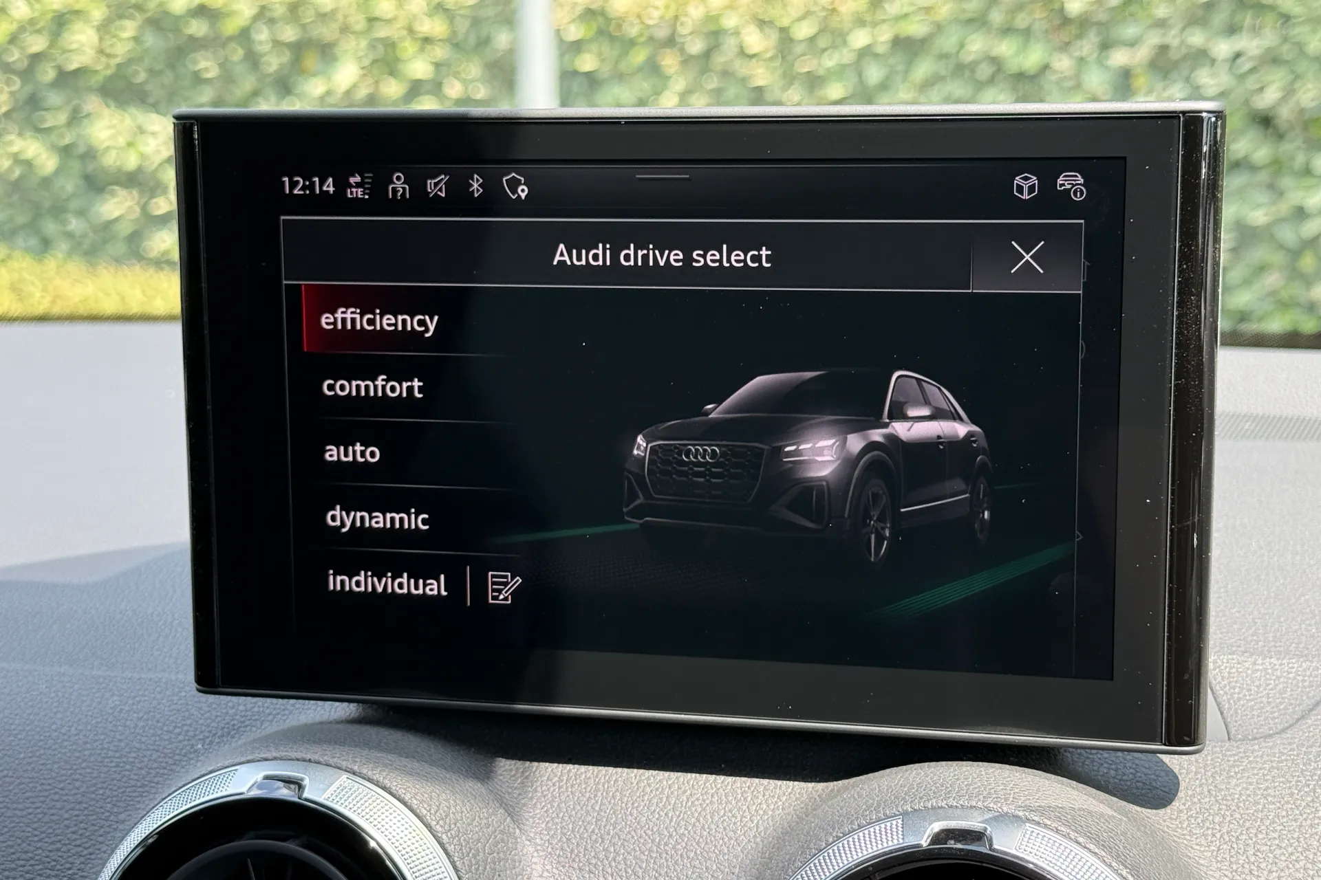 Audi Q2 thumbnail image number 21