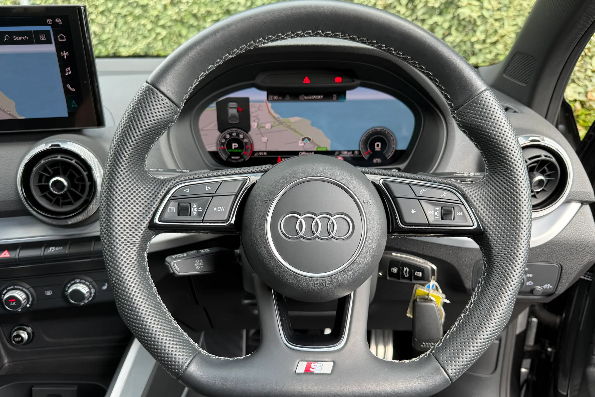 Audi Q2 thumbnail image number 13