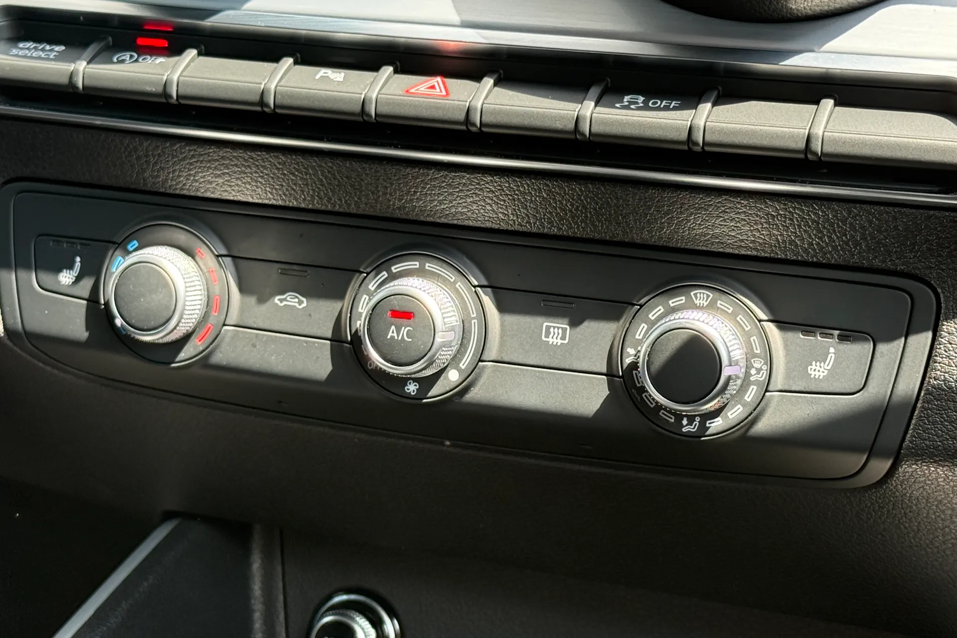 Audi Q2 thumbnail image number 27
