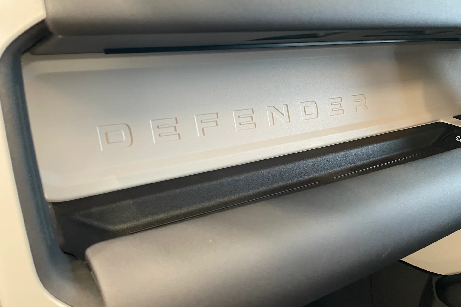 LAND ROVER Defender 110 thumbnail image number 30