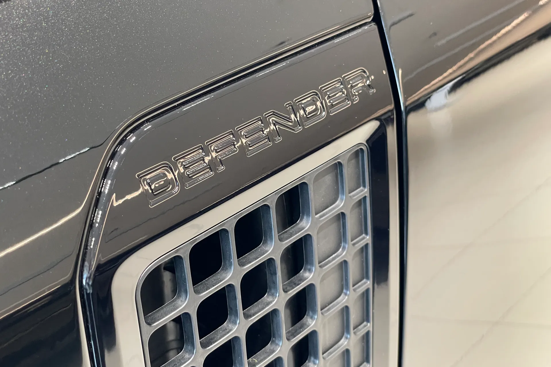 LAND ROVER Defender 110 thumbnail image number 5