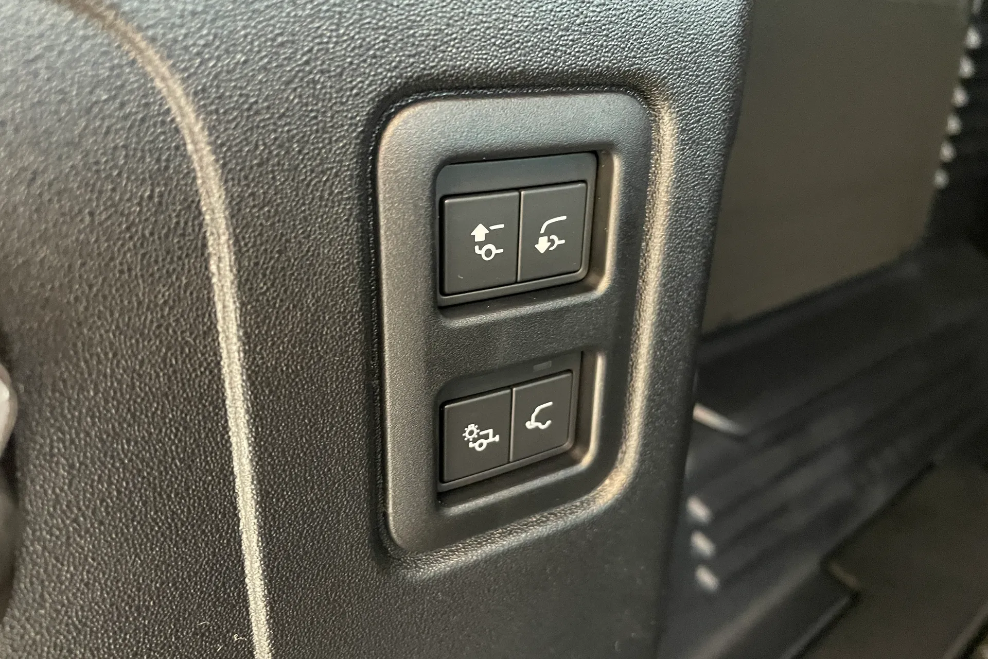 LAND ROVER Defender 110 thumbnail image number 17