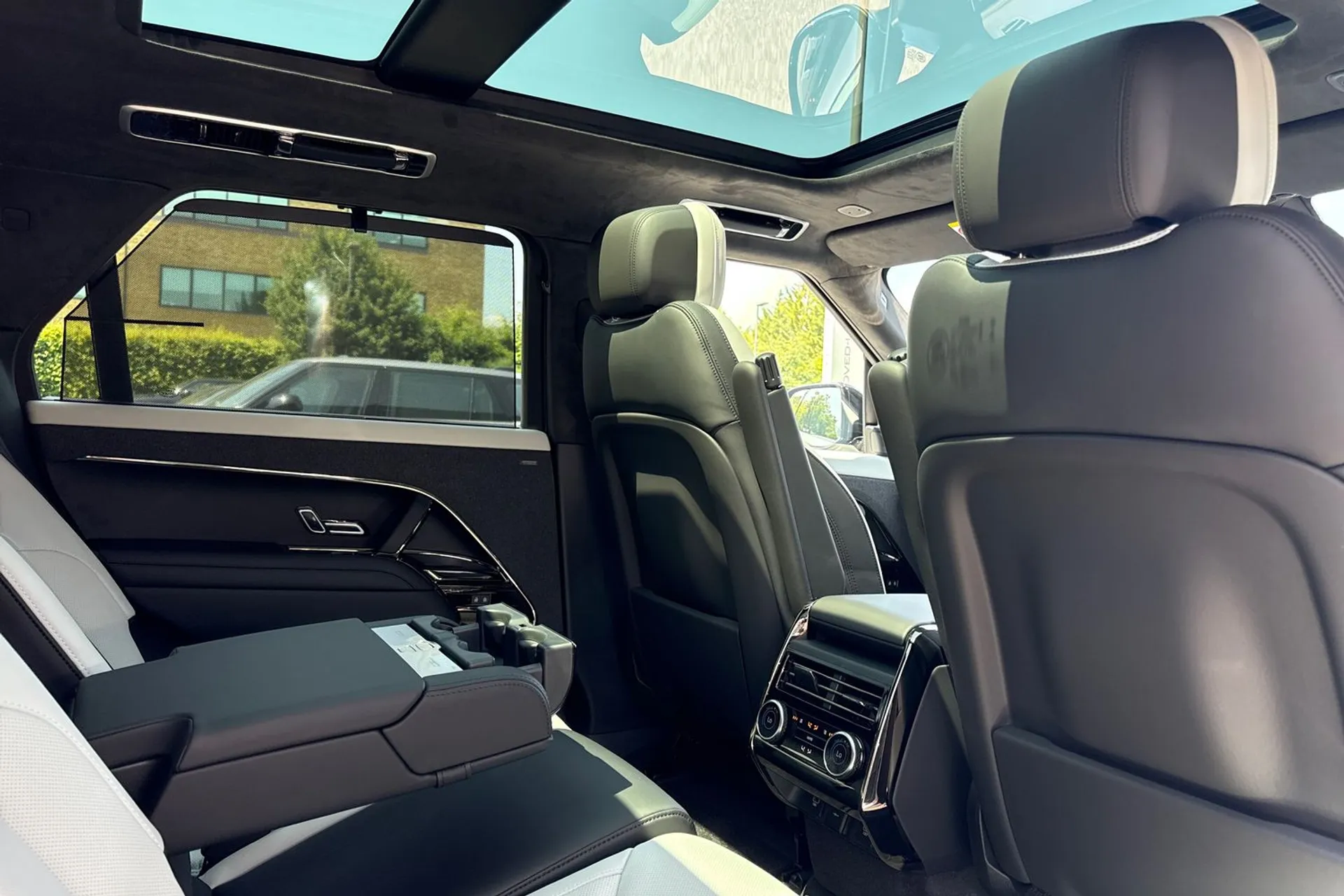 LAND ROVER RANGE ROVER SPORT thumbnail image number 36