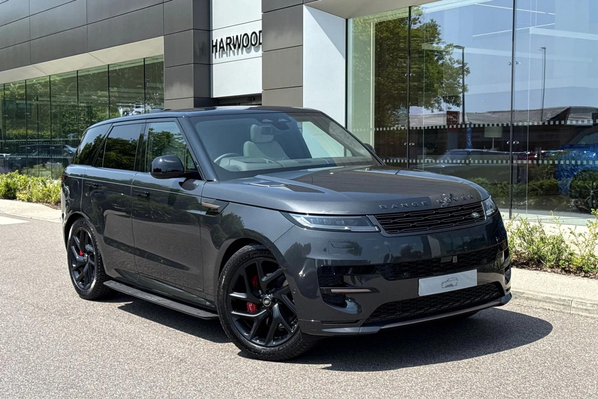 LAND ROVER RANGE ROVER SPORT focused image