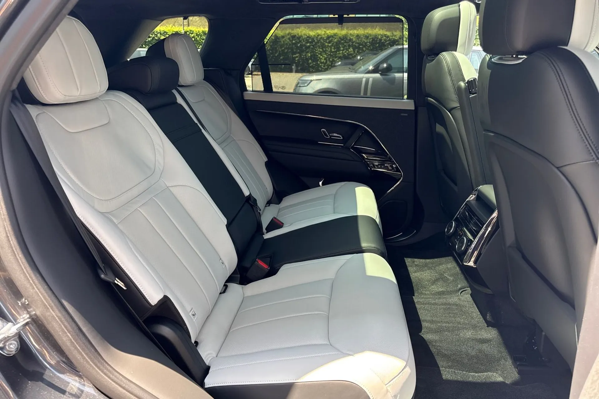LAND ROVER RANGE ROVER SPORT thumbnail image number 35